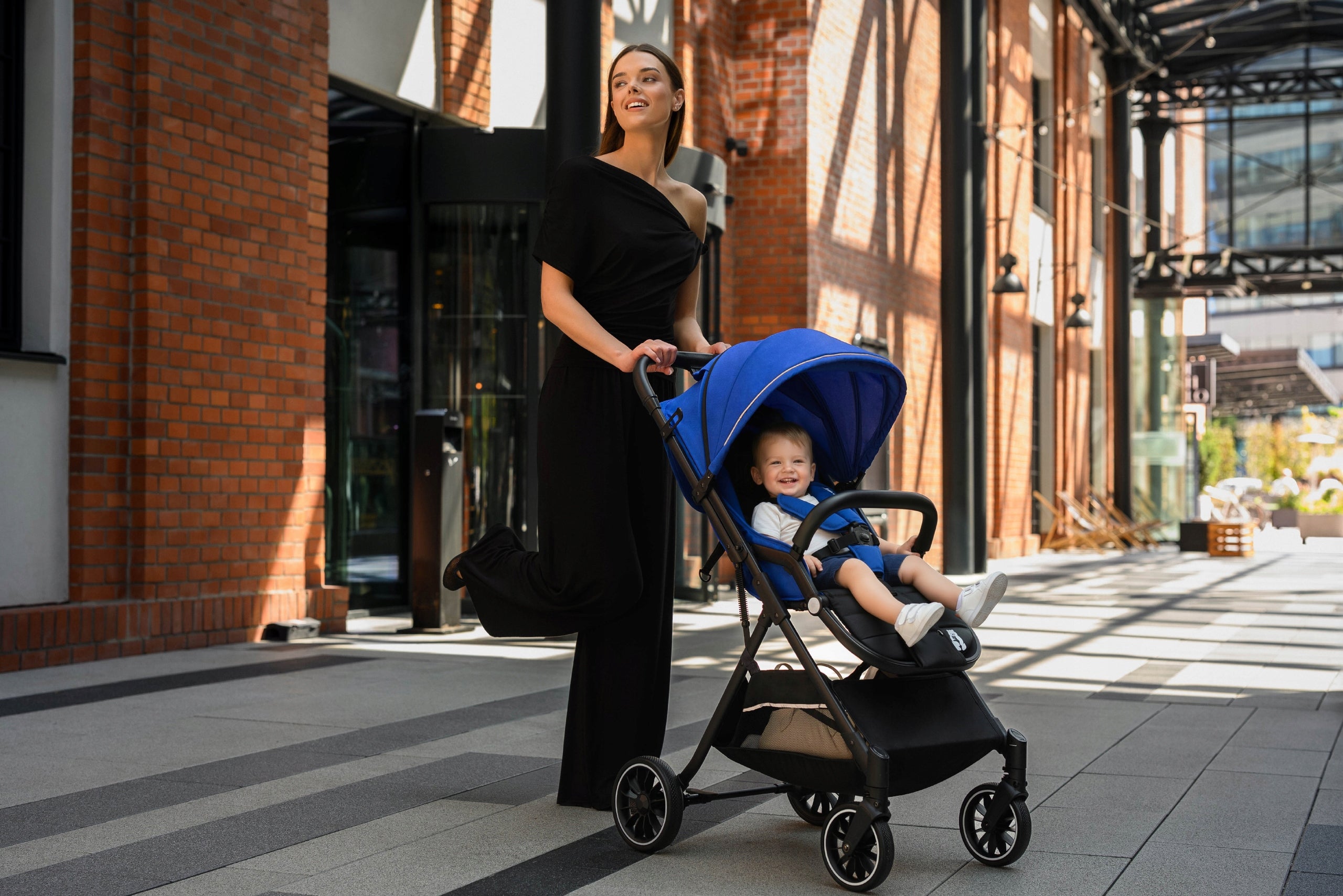 BABY STROLLER AURORA STROLLER UP TO 22 kg FOLDING LARGE VENDING MACHINE BLUE Manufacturer code 5905226112108