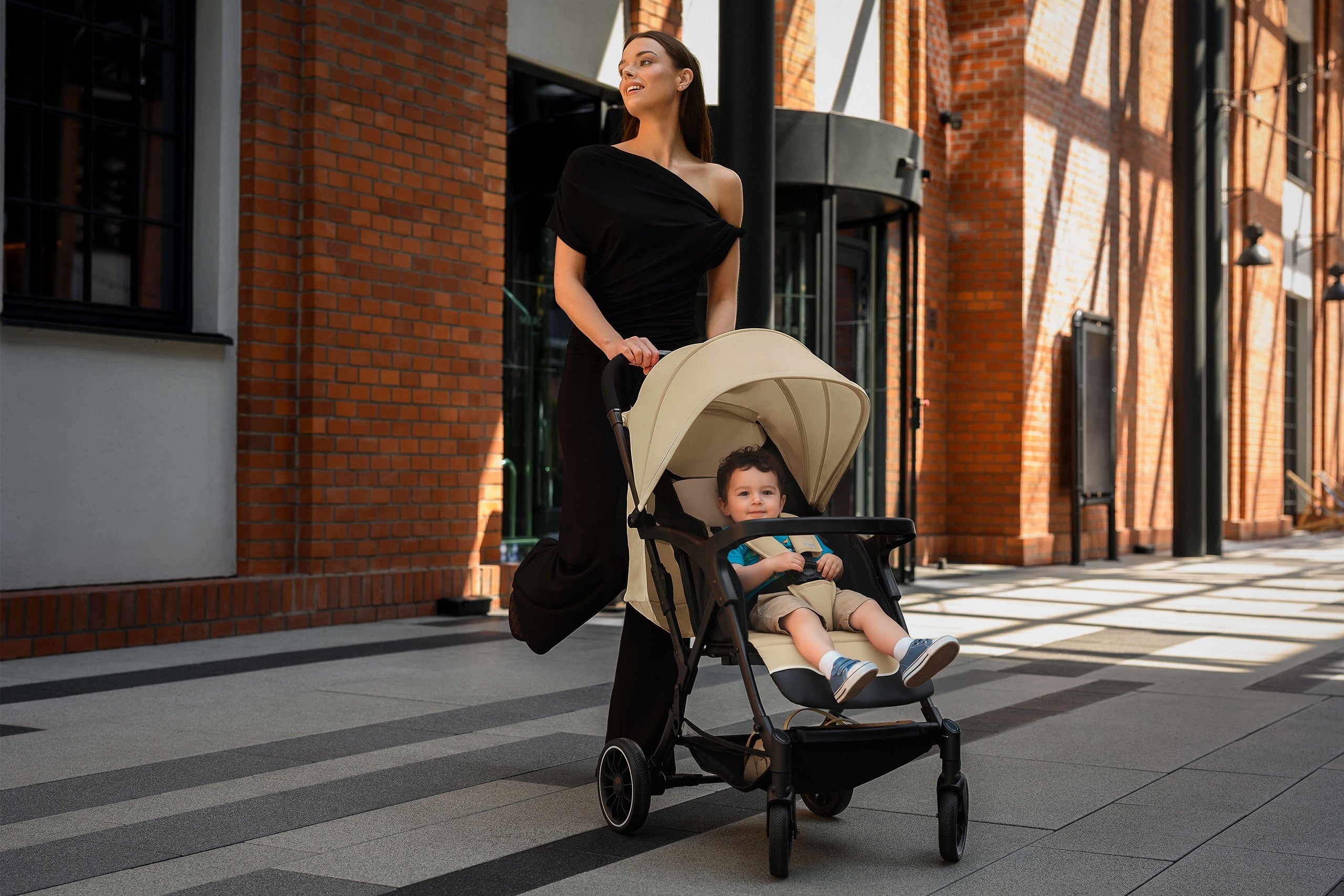 BABY STROLLER LUNA STROLLER UP TO 22 kg AUTOMATIC FOLDING RETRACTABLE HANDLE Manufacturer code 5905226112009