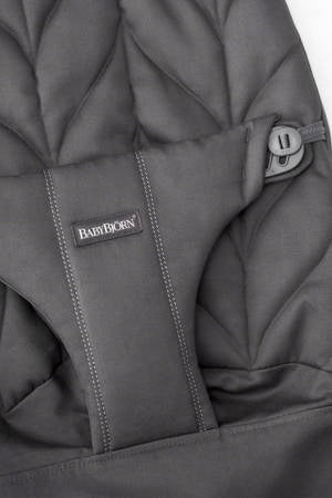 BABYBJORN PETAL Quilt, Bliss Woven, Anthracite c. grey Packaging status original