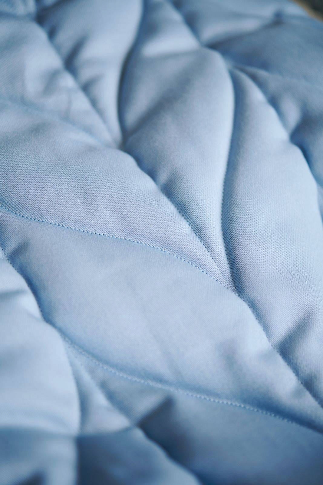 BABYBJORN - lehátko BLISS COTTON, Petal Quilt, Modrá Manufacturer code 7317680062239
