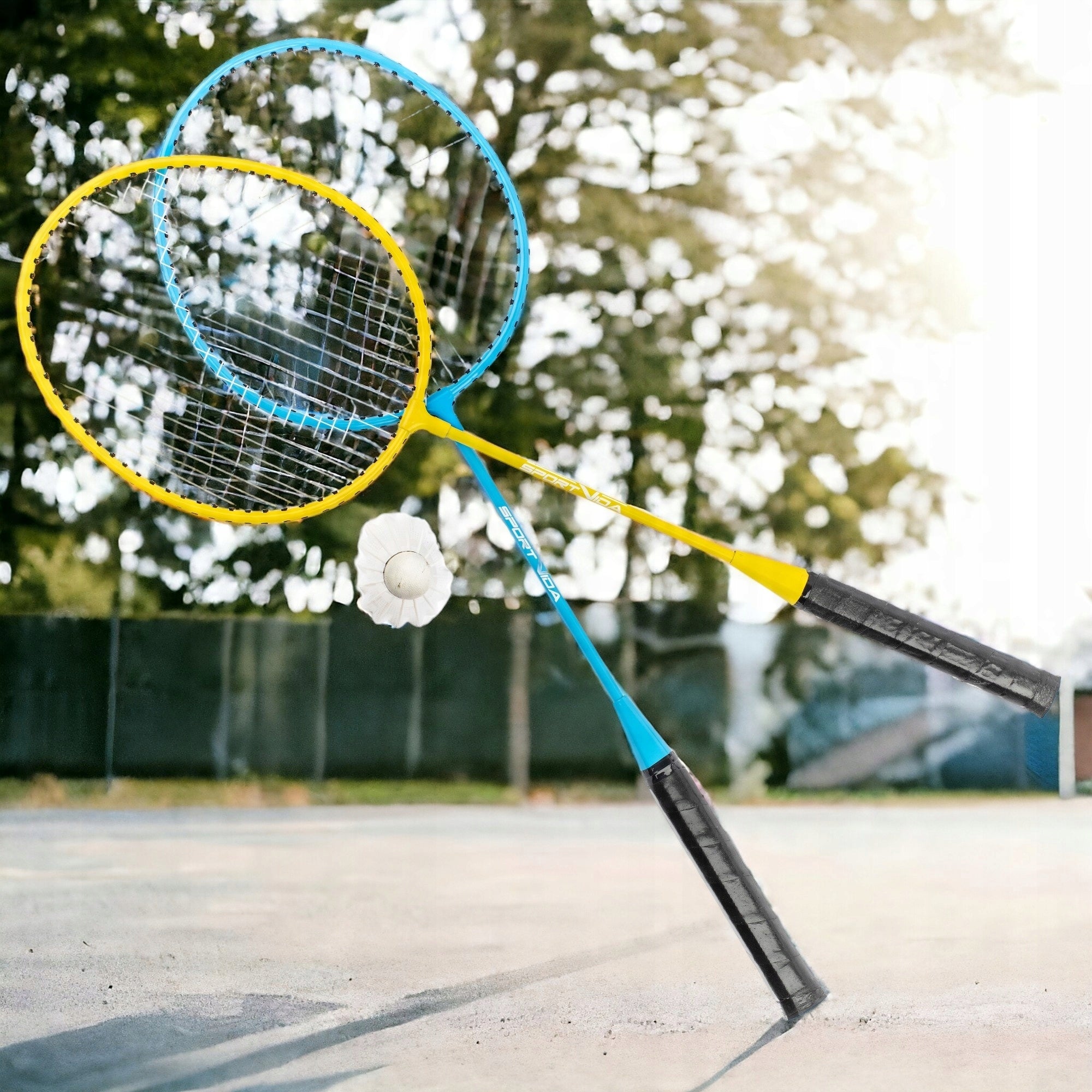 BADMINTON SET 4 RACKETS 3 SHUTTLECOCKS COVER SPORTVIDA Kind strings overgrip cover shuttlecock set racket set
