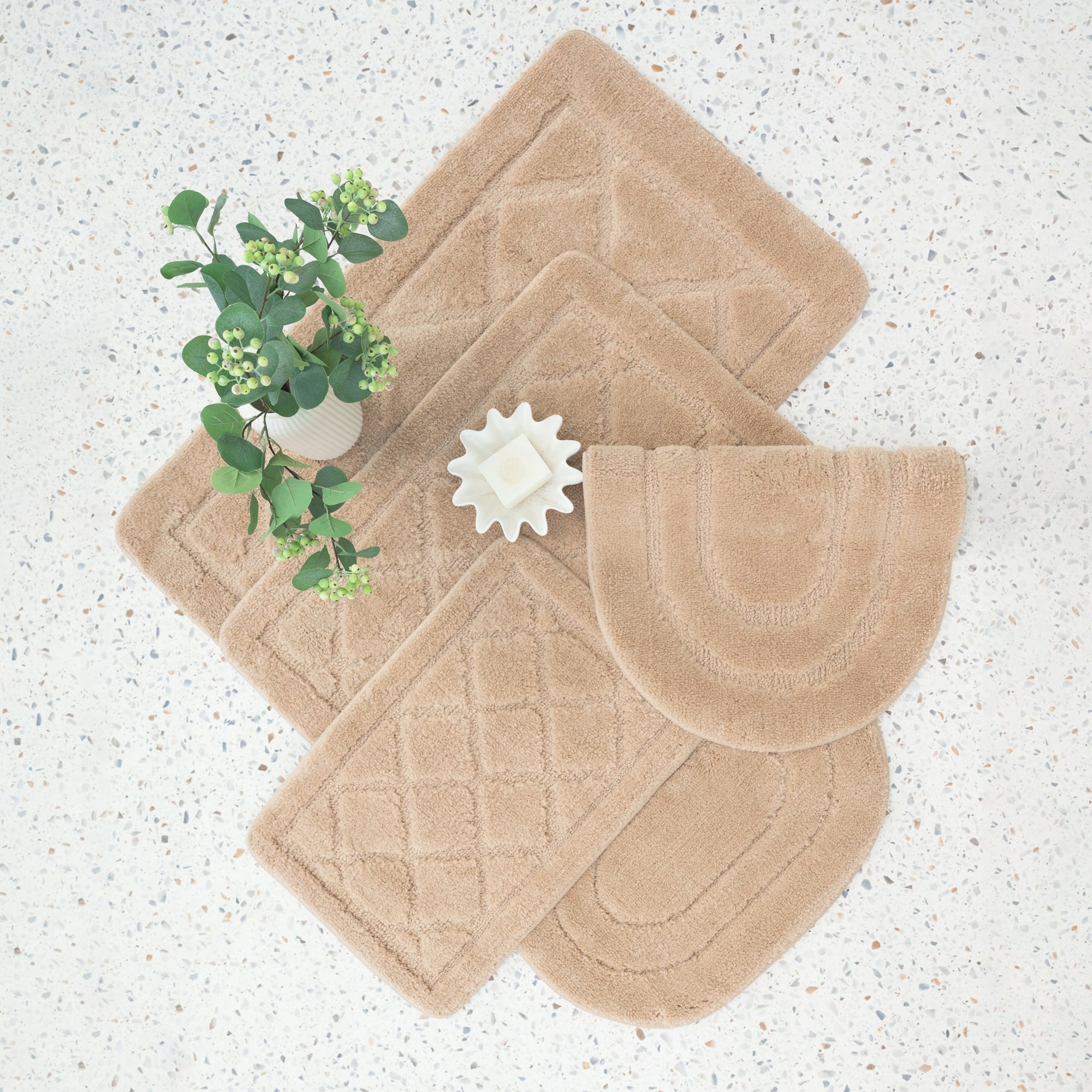BATHROOM RUG BEIGE NON-SLIP 40x60CM SOFT ABSORBENT OVAL MAT Product width 40 cm