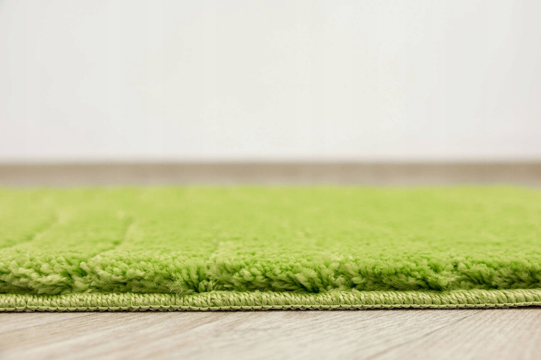 BATHROOM RUG NON-SLIP LIGHT GREEN IN WAVES MAT SARA 50x80 cm Color green