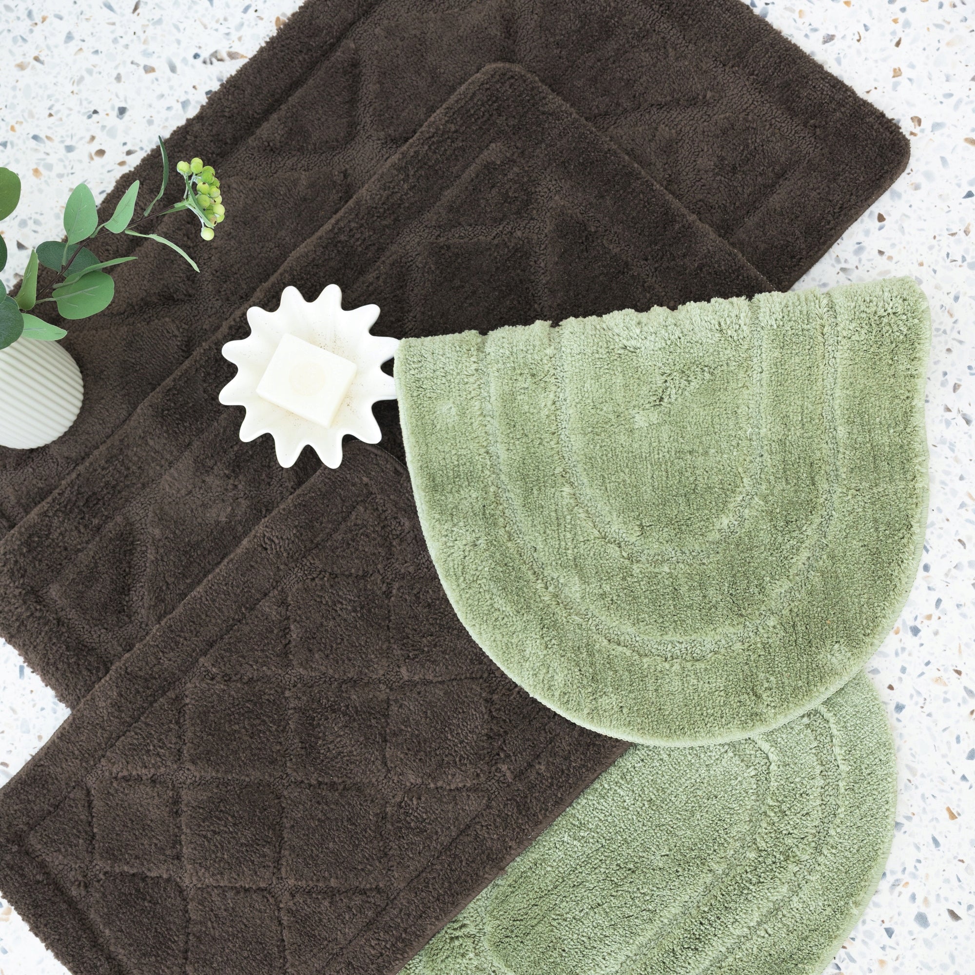 BATHROOM rug, SOFT, ABSORBENT, ANTI-SLIP, WASHABLE, 40x60CM, BROWN Length 60 cm