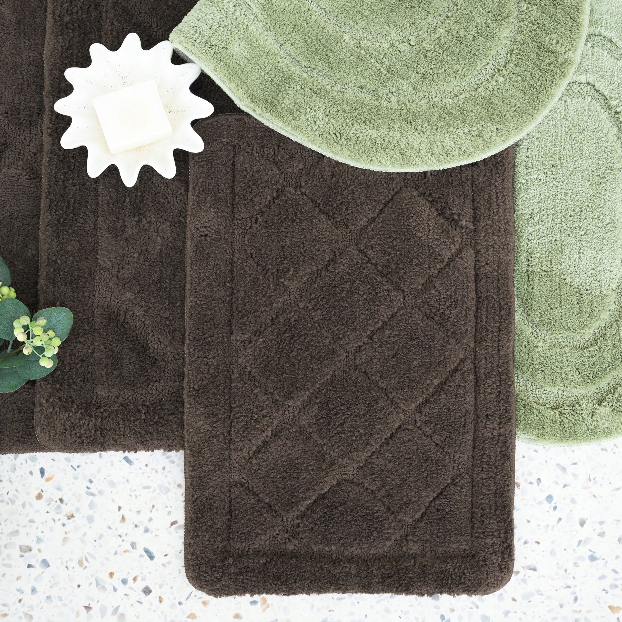 BATHROOM rug, SOFT, ABSORBENT, ANTI-SLIP, WASHABLE, 40x60CM, BROWN Product width 40 cm