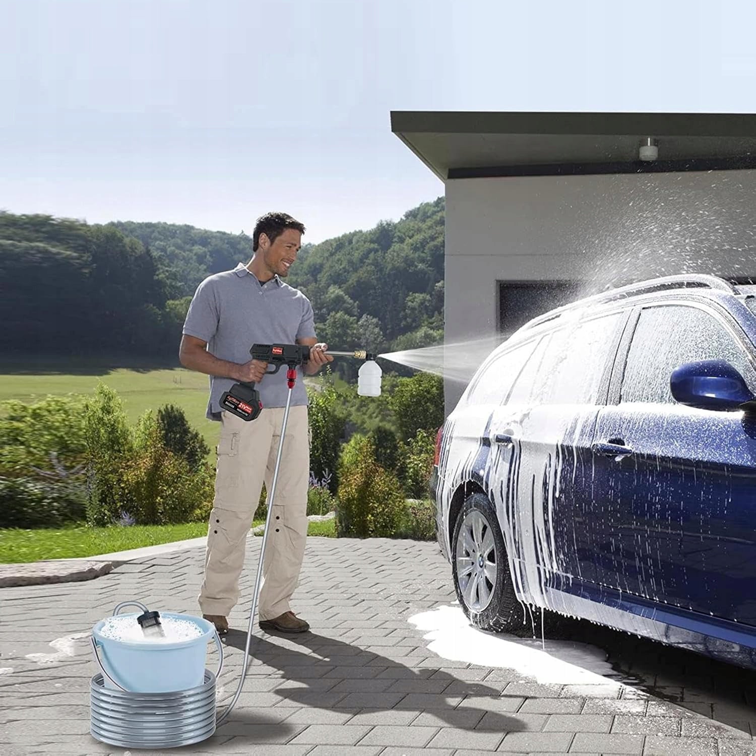 BATTERY PRESSURE WASHER 2 BATTERIES 3 AH 48V FOAMER AND SUITCASE Packaging status original