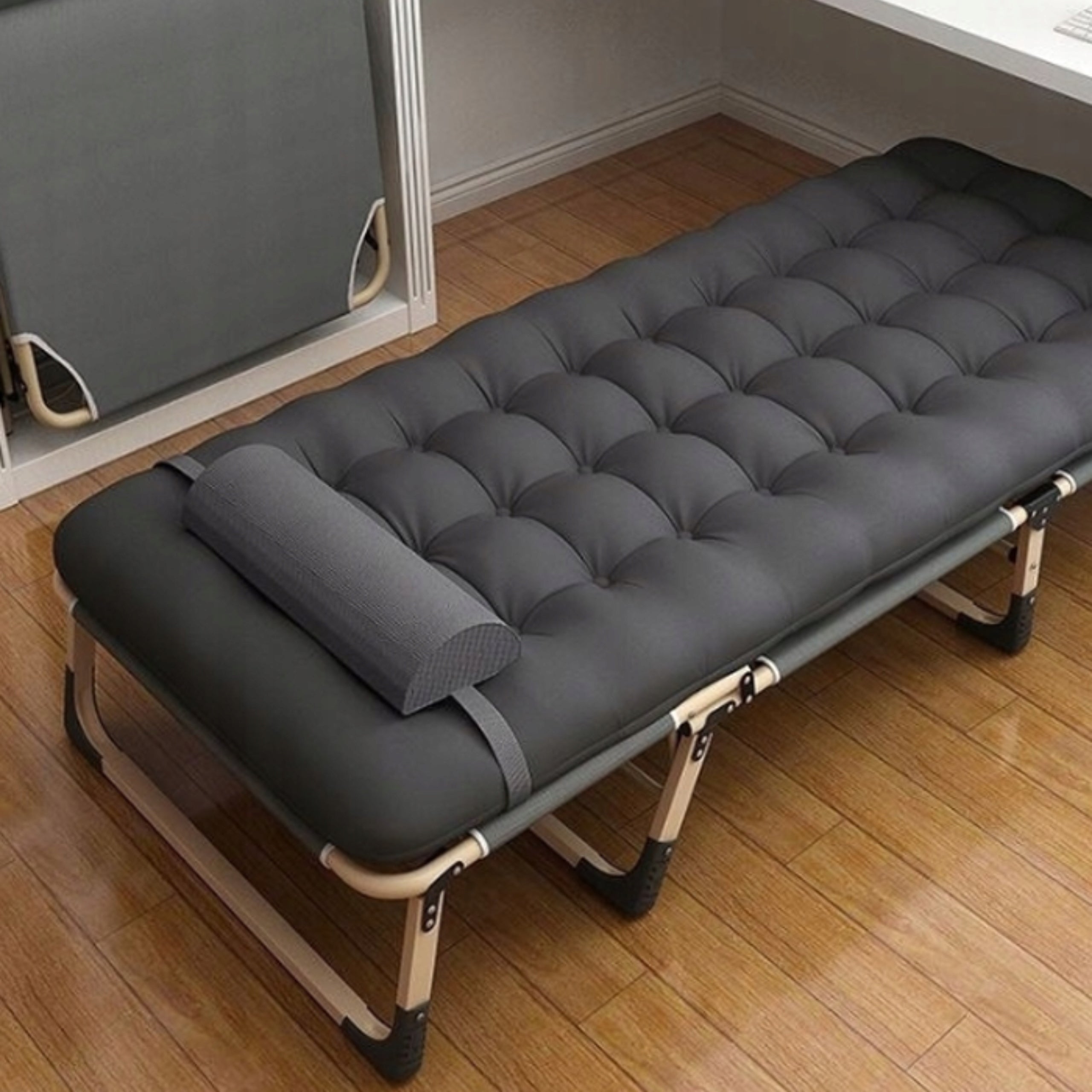 BEACH LOUNGER FOLD-OUT TRAVEL BED WITH MATTRESS CUSHION Kind sunbed
