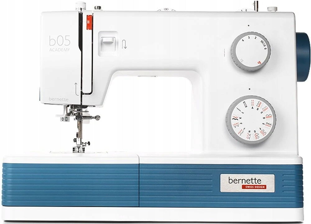 BERNETTE 05 Academy Heavy Duty Sewing Machine + Machine Bag Model 05 Akademy Heavy Duty