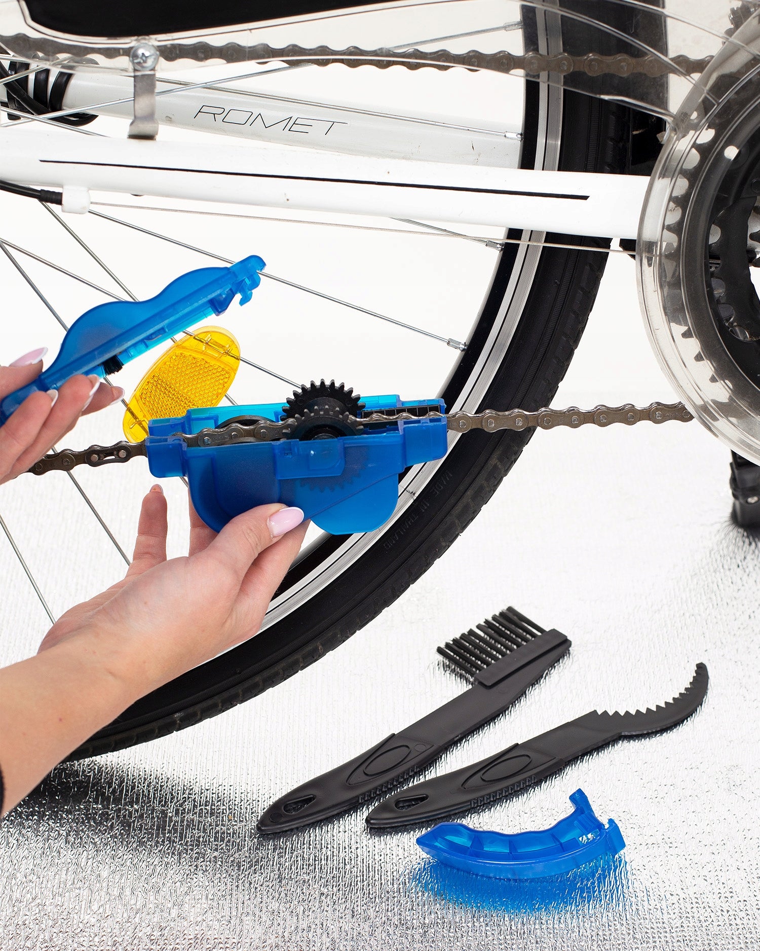 BICYCLE CHAIN CLEANING KIT LUBRICATION RAZOR BRUSH Brand Be-active