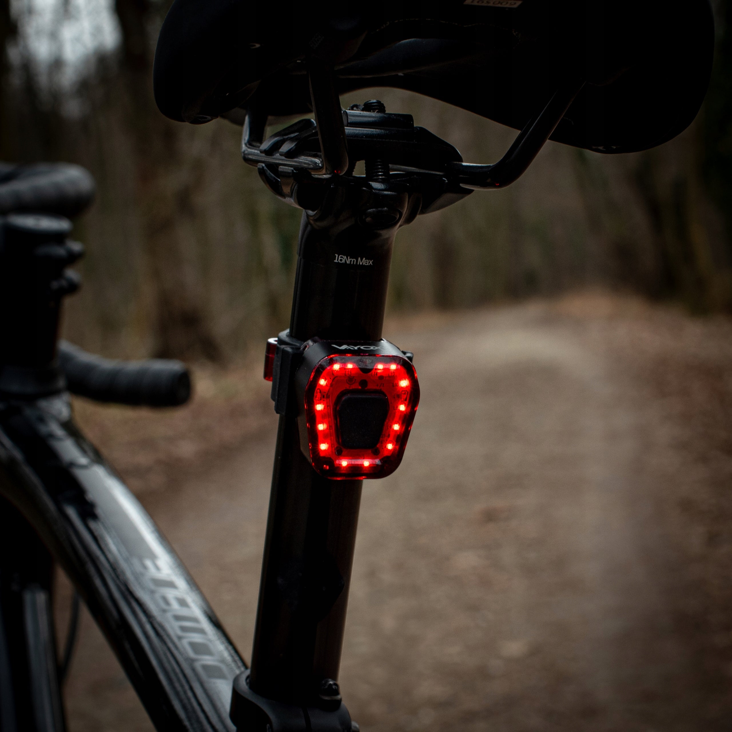 BICYCLE LIGHT REAR LED BICYCLE LIGHT RED REAR USB VAYOX Color black