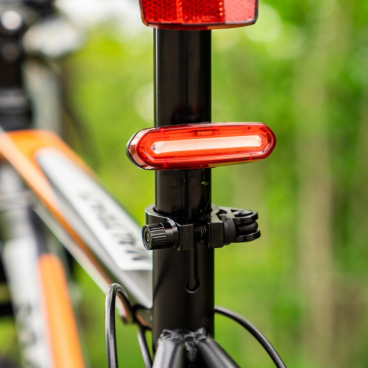 BICYCLE LIGHT REAR LED CABLE USB 120lm RECHARGEABLE 650 ROTATION 360 DEGREE Light beam 120 lm