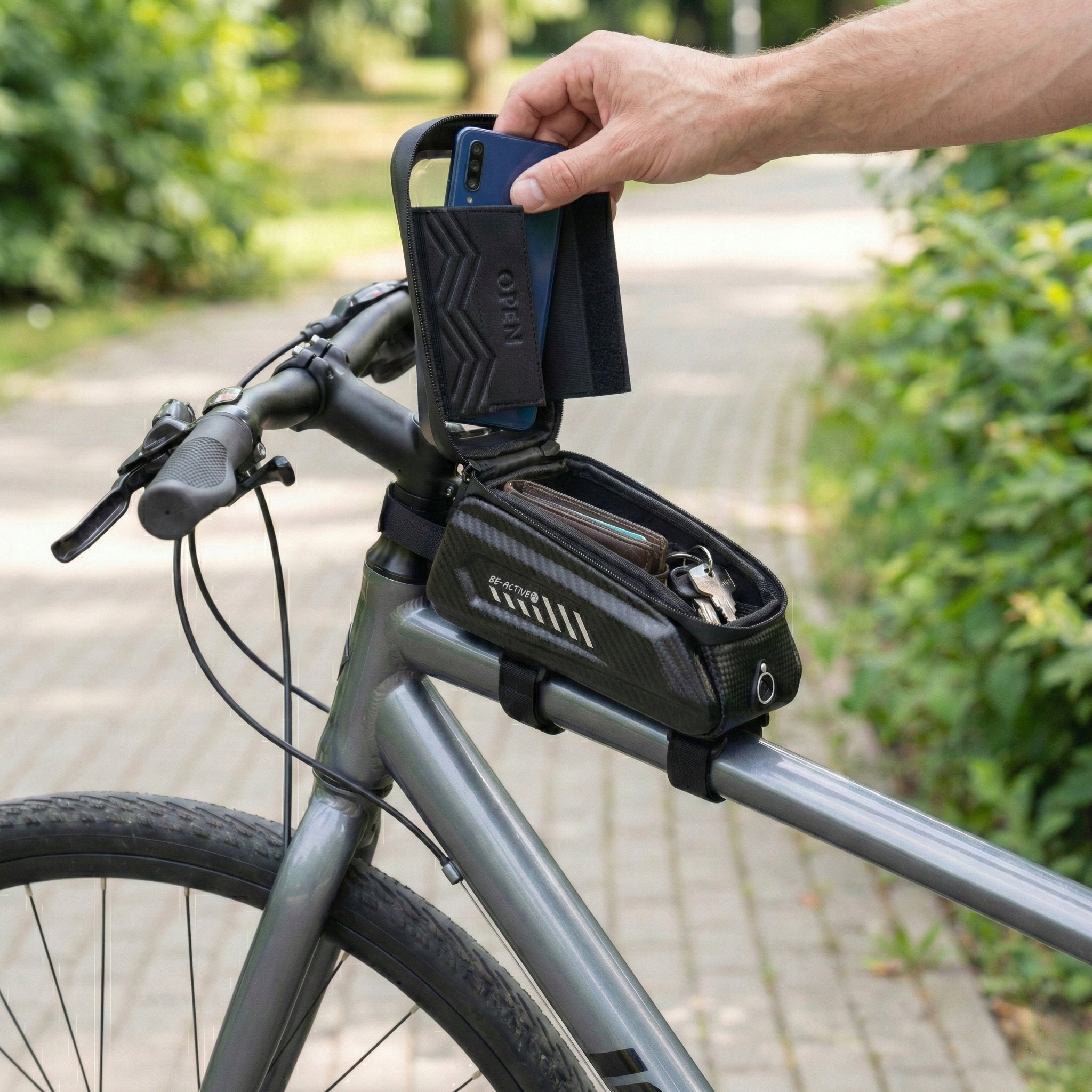 BICYCLE POUCH FRONT WATERPROOF SOLID FOR BIKE WITH PHONE CASE 7,2" Manufacturer code ER4 ETUI ROWEROWE NA TELEFON 7,2"