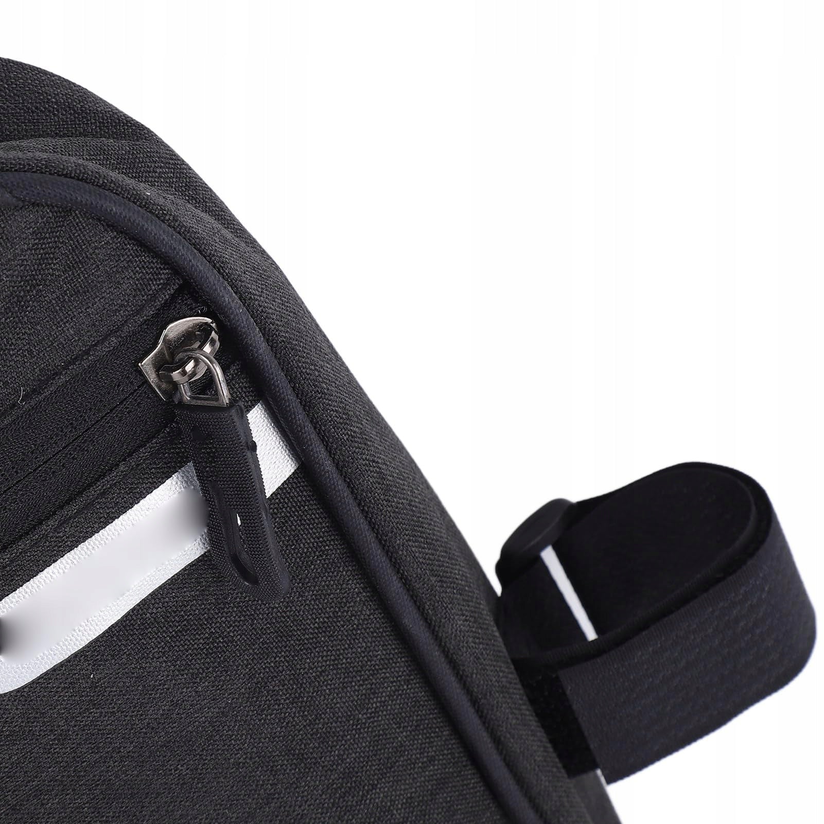 BICYCLE POUCH UNDER THE FRAME THREE-ANGLE WATERPROOF BICYCLE POUCH WITH REFLECTOR Capacity 1.2 l