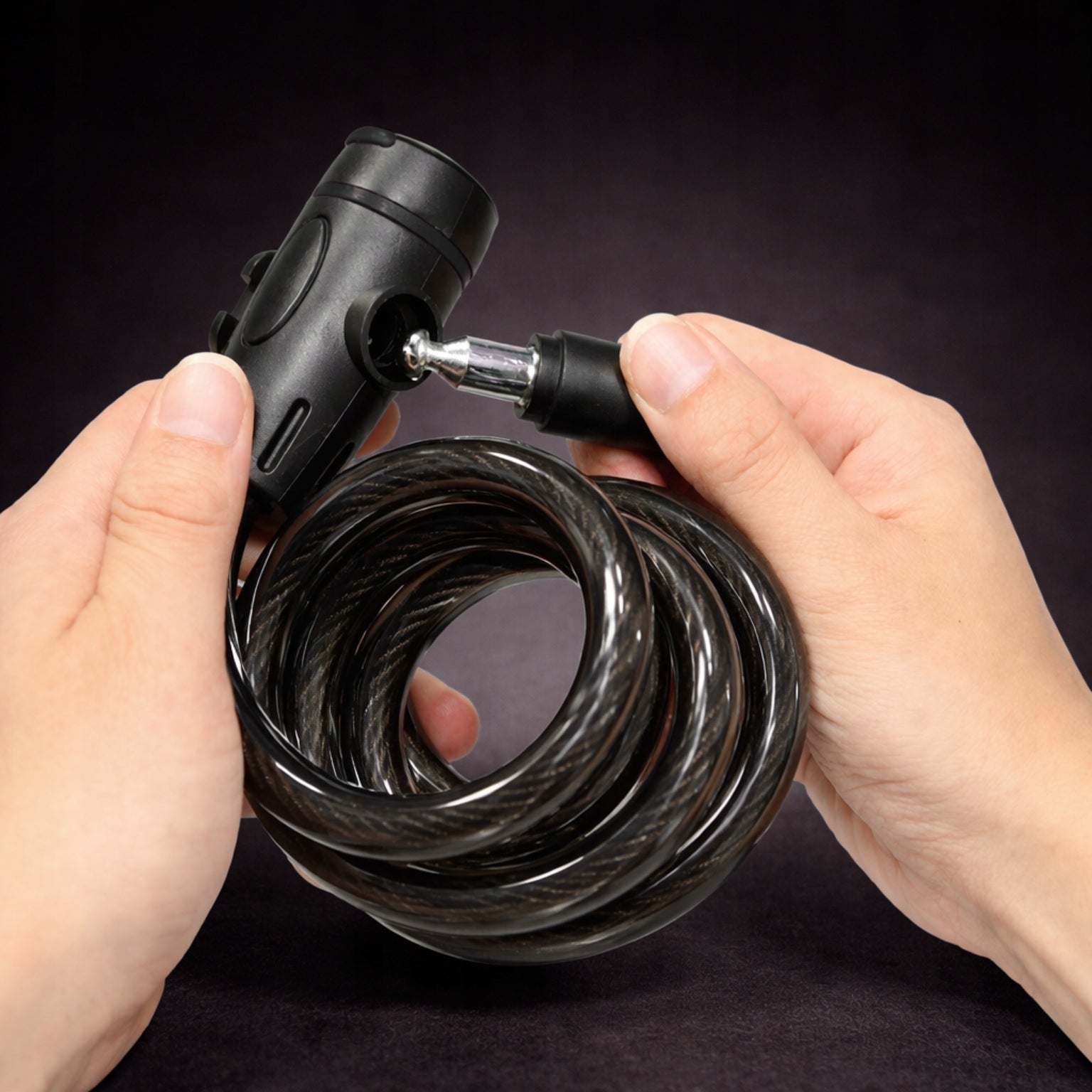 BICYCLE SECURITY CABLE CLASP FOR BICYCLE WITH KEY BLACK + HOLDER Brand Gotel