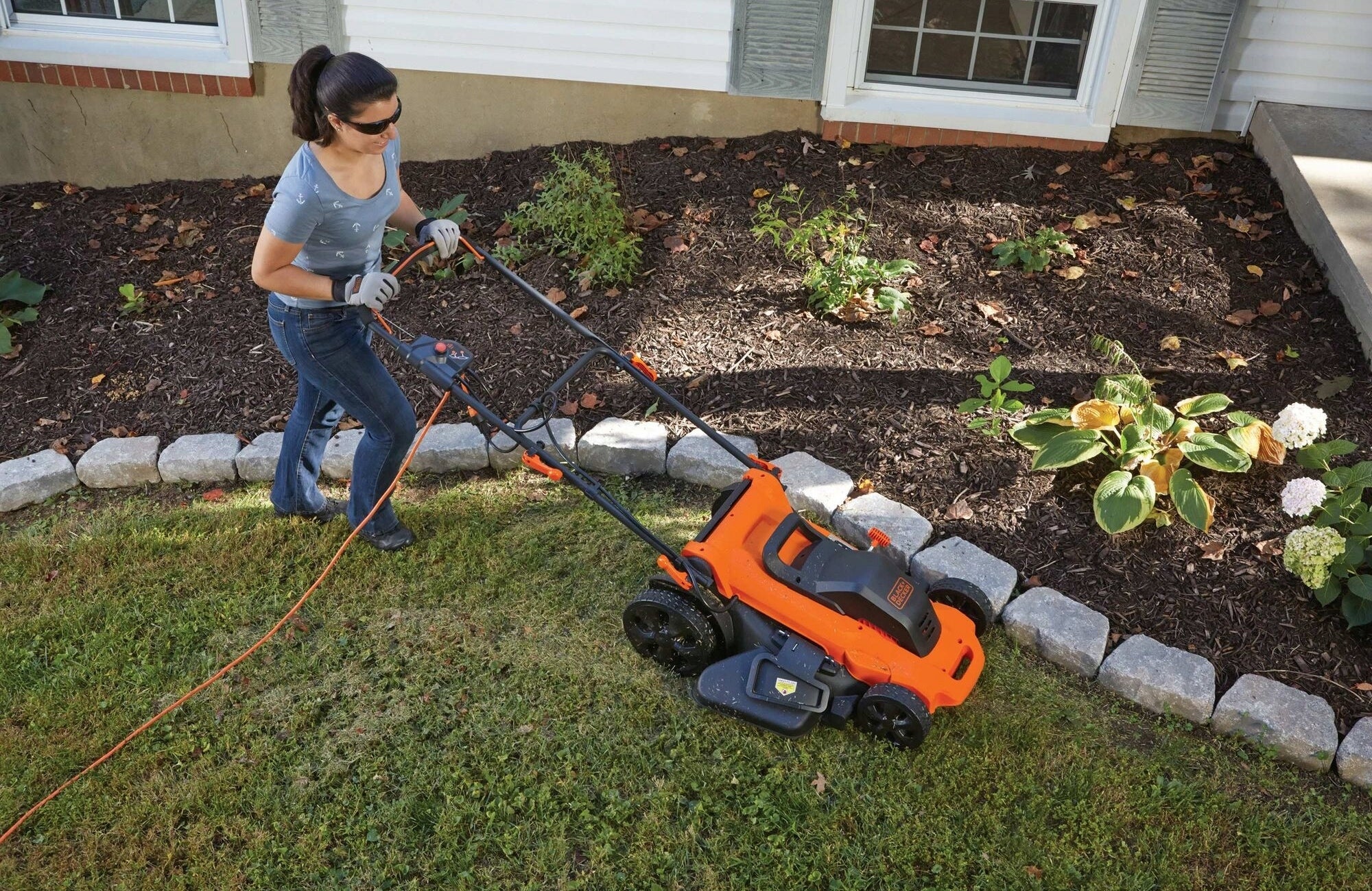 BLACK DECKER Electric lawn mower LM2000 2000W 48cm with basket Brand Black+Decker
