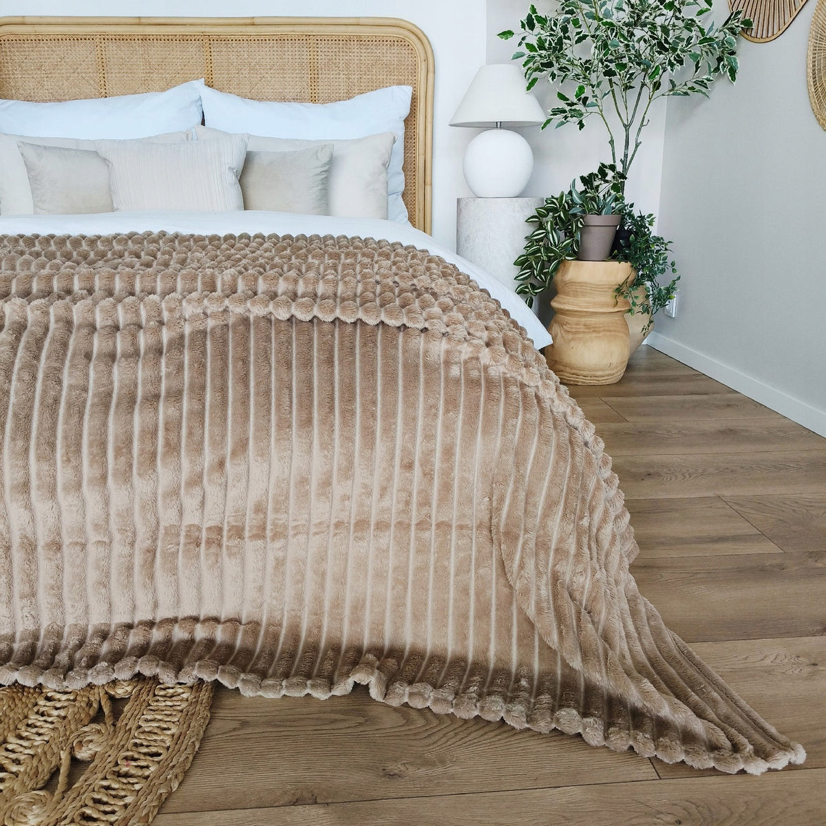 BLANKET bedspread with stripes embossed cap for sofa 200x220 BEIGE NUVIO Packaging status original