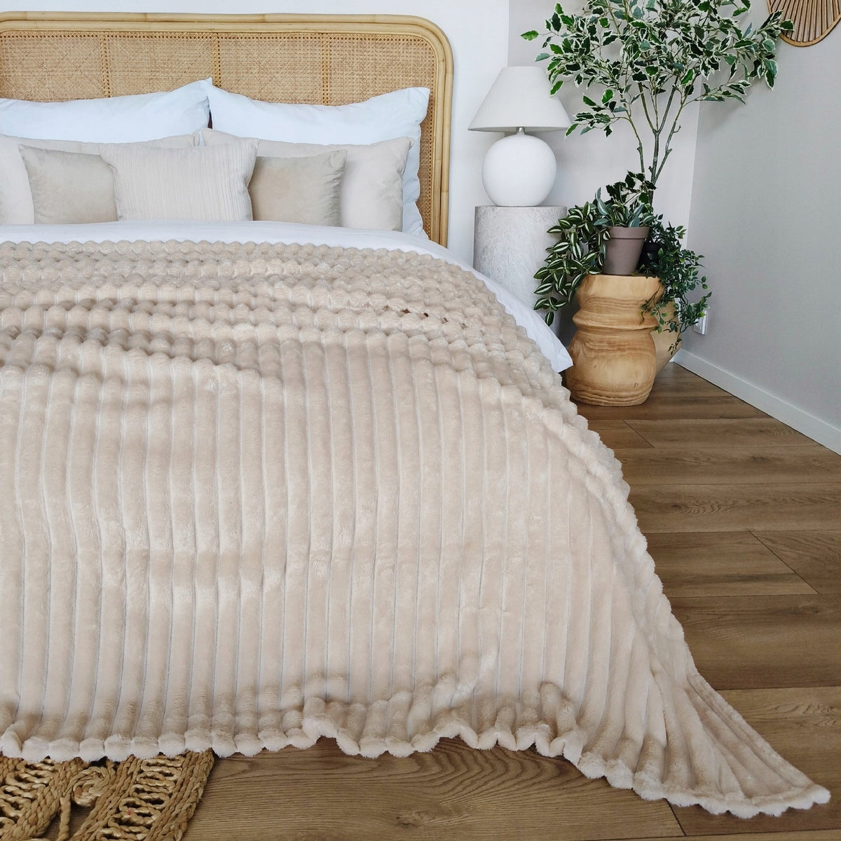 BLANKET bedspread with stripes embossed cap for sofa 200x220 CREAM NUVIO Packaging status original