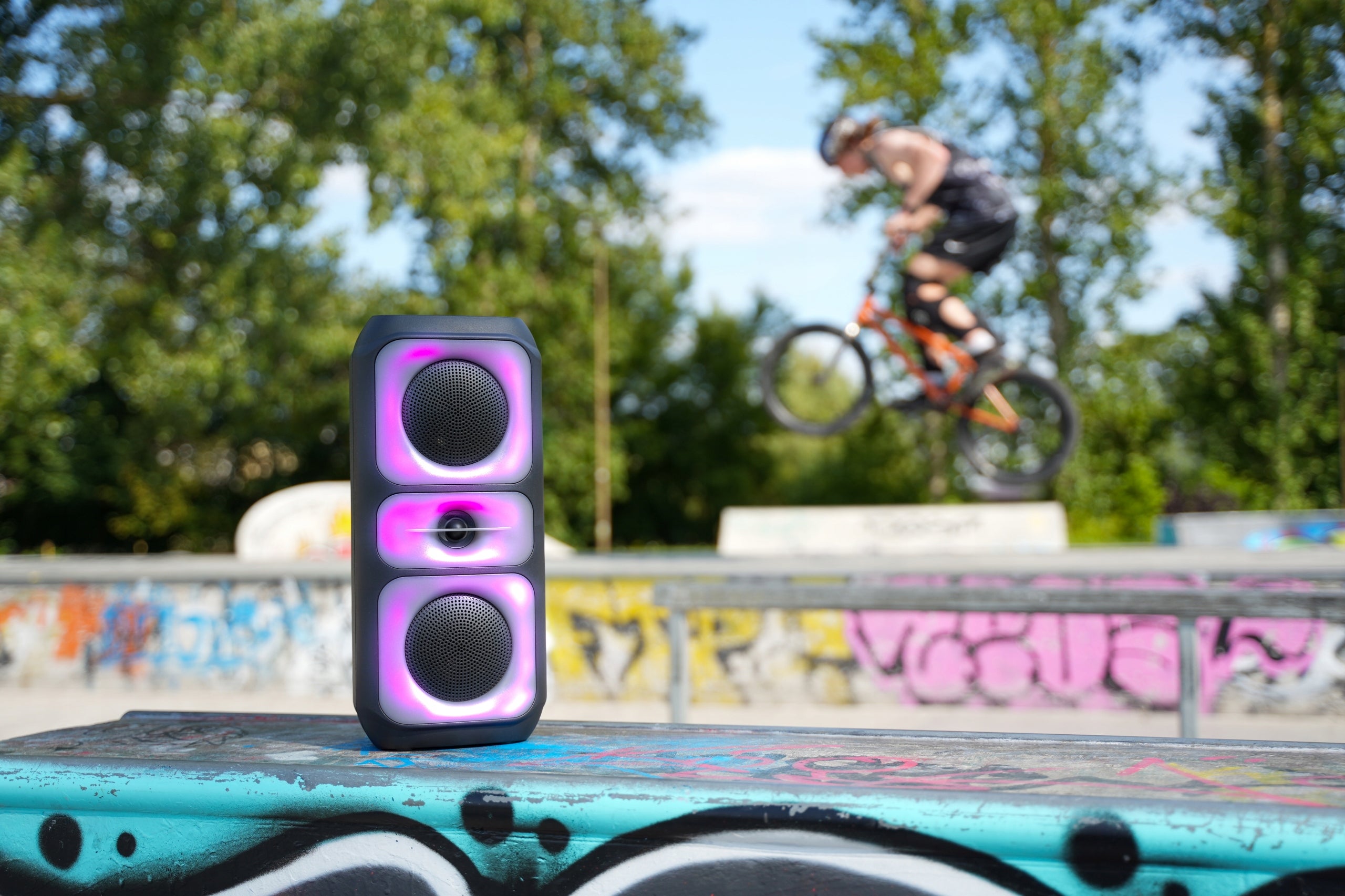 BLUETOOTH SPEAKER PORTABLE WIRELESS BOOMBOX USB KARAOKE RGB 20W Brand Tracer