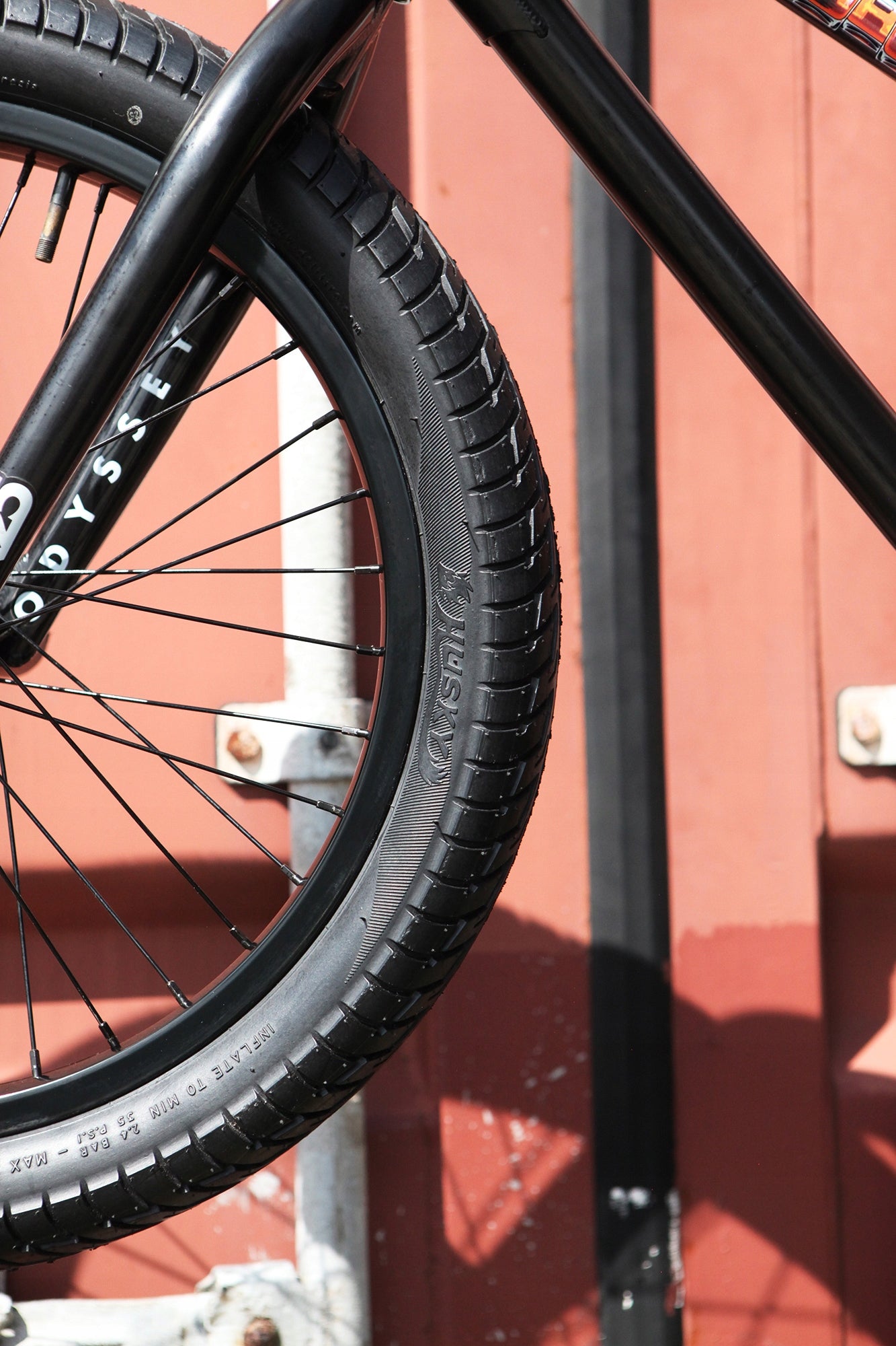BMX tyre 20x2.30 Deli Tire black wide for freestyle street park Packaging status original