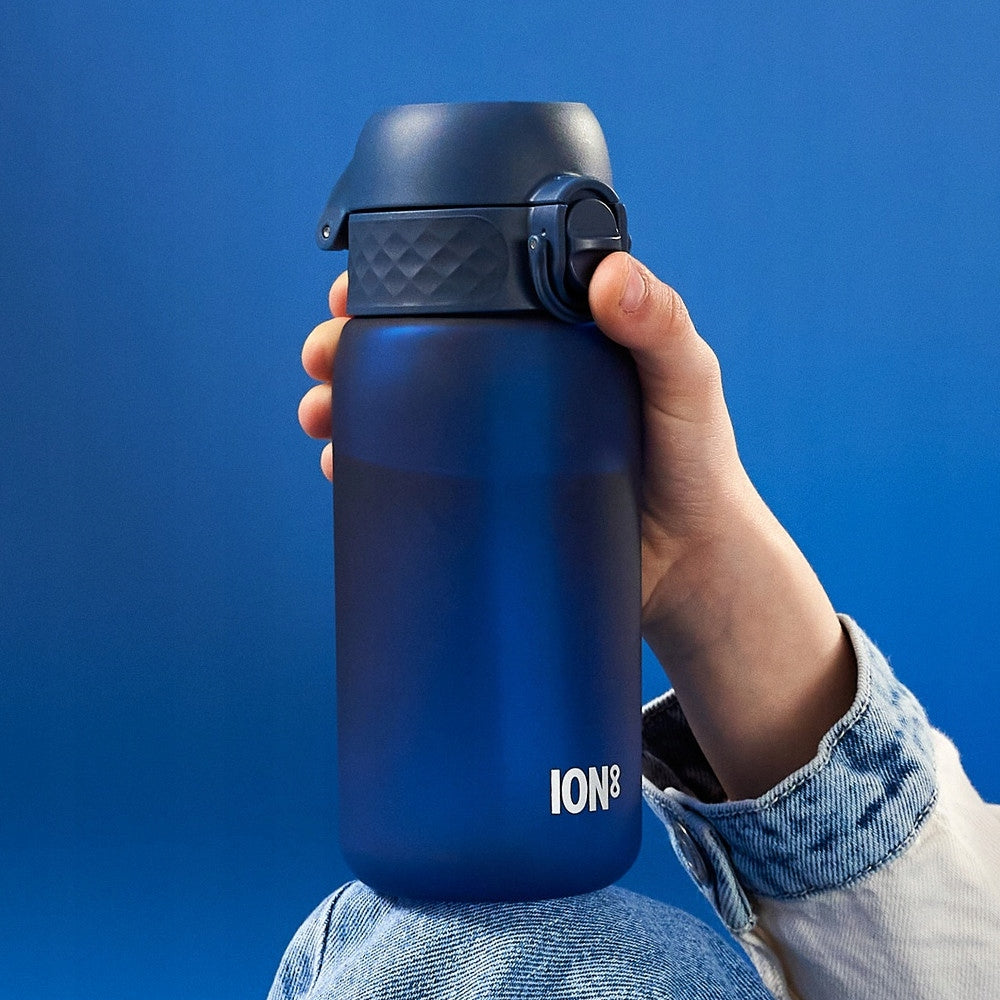 BOTTLE WITH TUBE AND MOUTHPIECE SMALL NAVY BLUE BOTTLE WITH STRAW TUBE ION8 350 ml Packaging status original