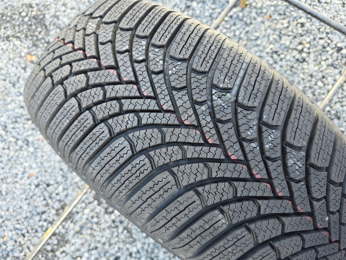 BRIDGESTONE BLISTER 6 215 55 17 Year of manufacture 2025