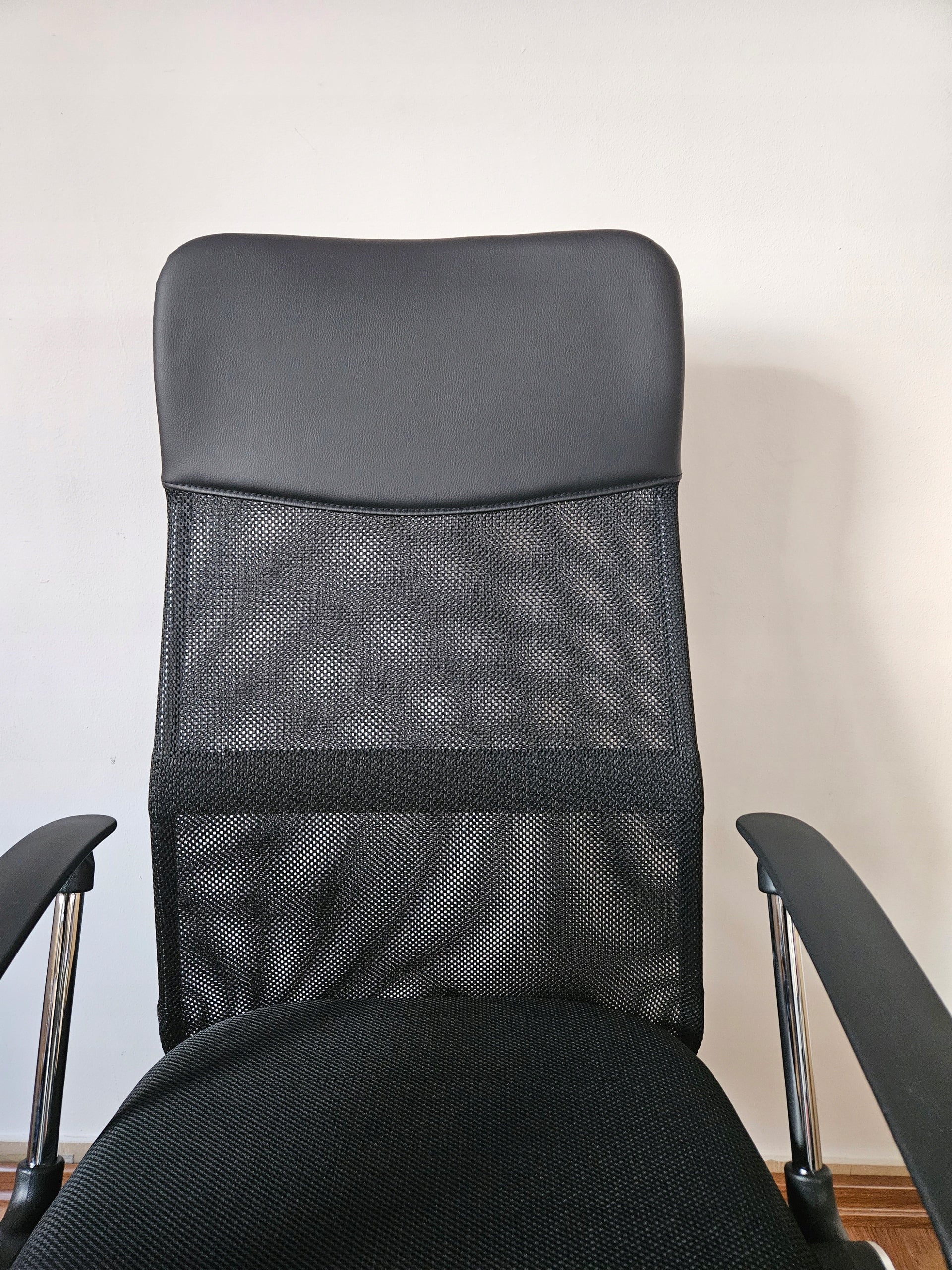 BRUISER 2 Black Swivel Adjustable Gaming Office Chair Medical device no