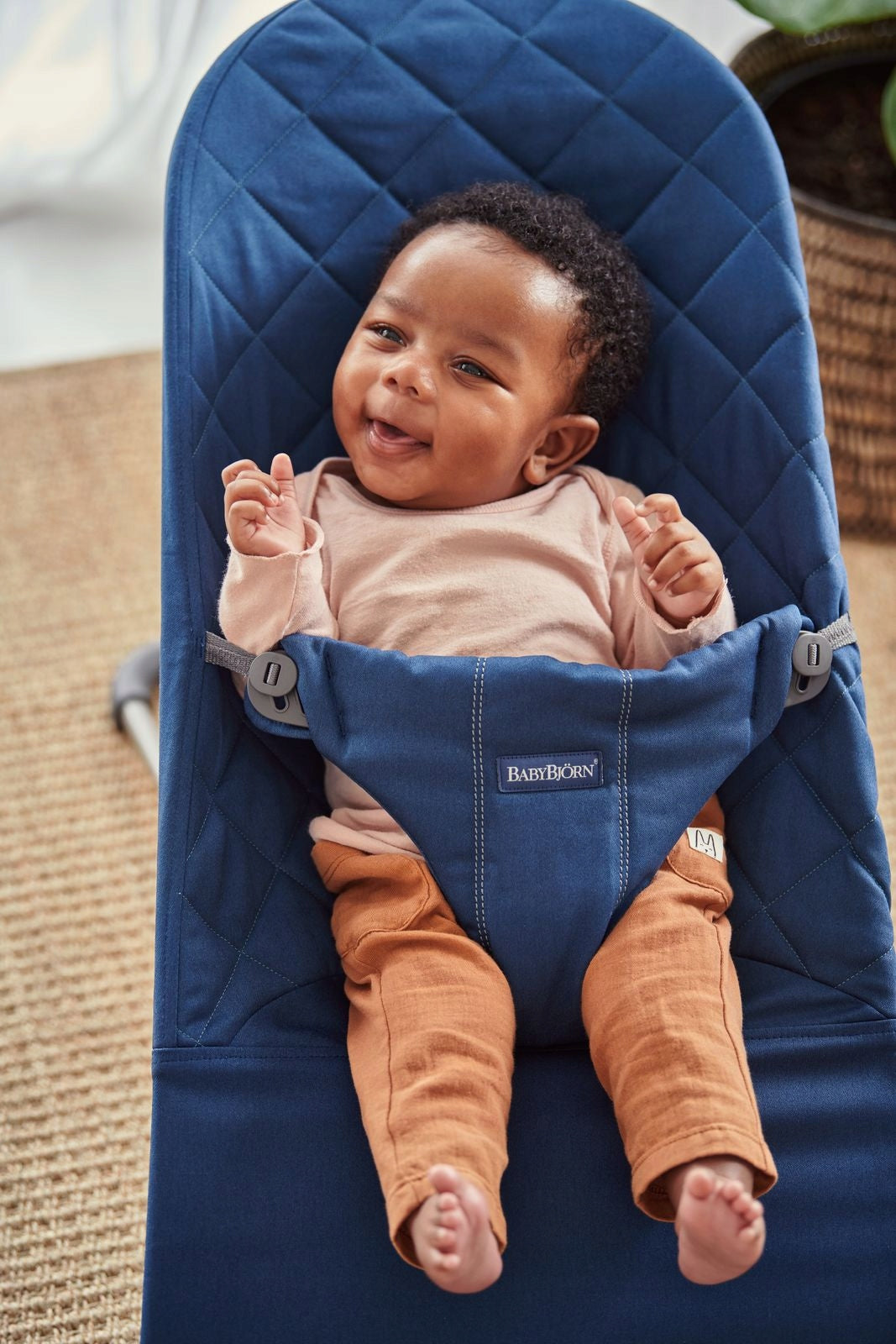 BabyBjorn Bliss Ergonomic Sun Lounger and Seat in One Garnet Brand BabyBjörn