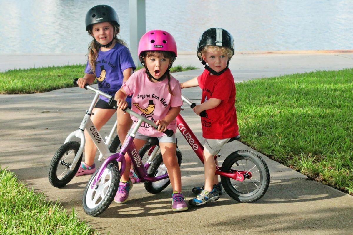 Balance bike CRUZEE 1.9 kg 12" Pink/black wheels. Nev Brand Cruzee