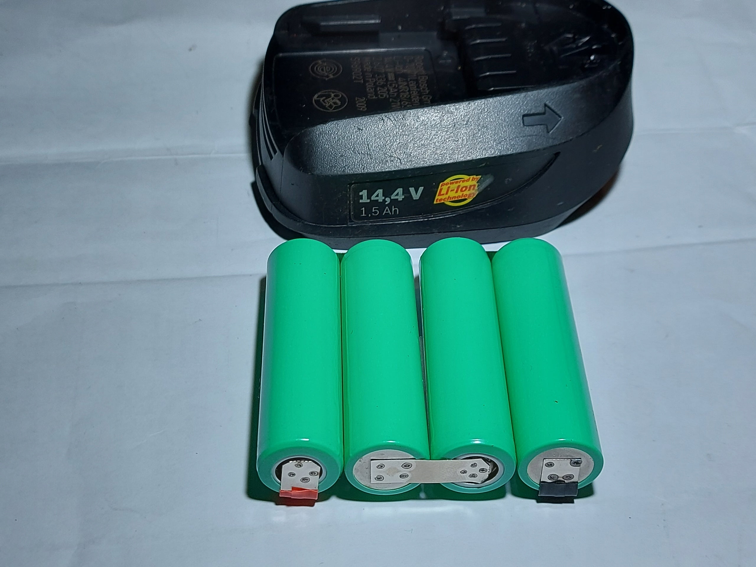 Battery Bosch 14,4 V CARTRIDGE FOR SELF-REPLACEMENT 14,4V 2,5 Ah PBA Battery capacity 1.5 Ah