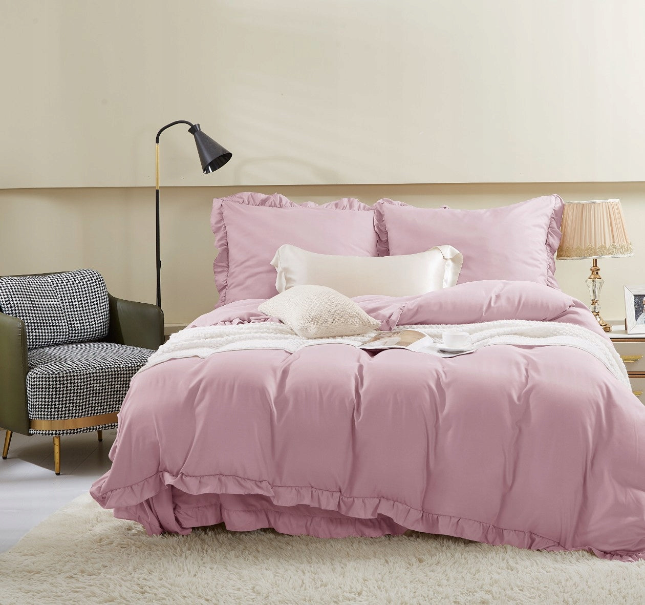 Bedding 140x200 Ruffy Powder with Falbanka Set Manufacturer code POŚCIEL Z FALBANKĄ 140X200 + POSZEWKA 70X80