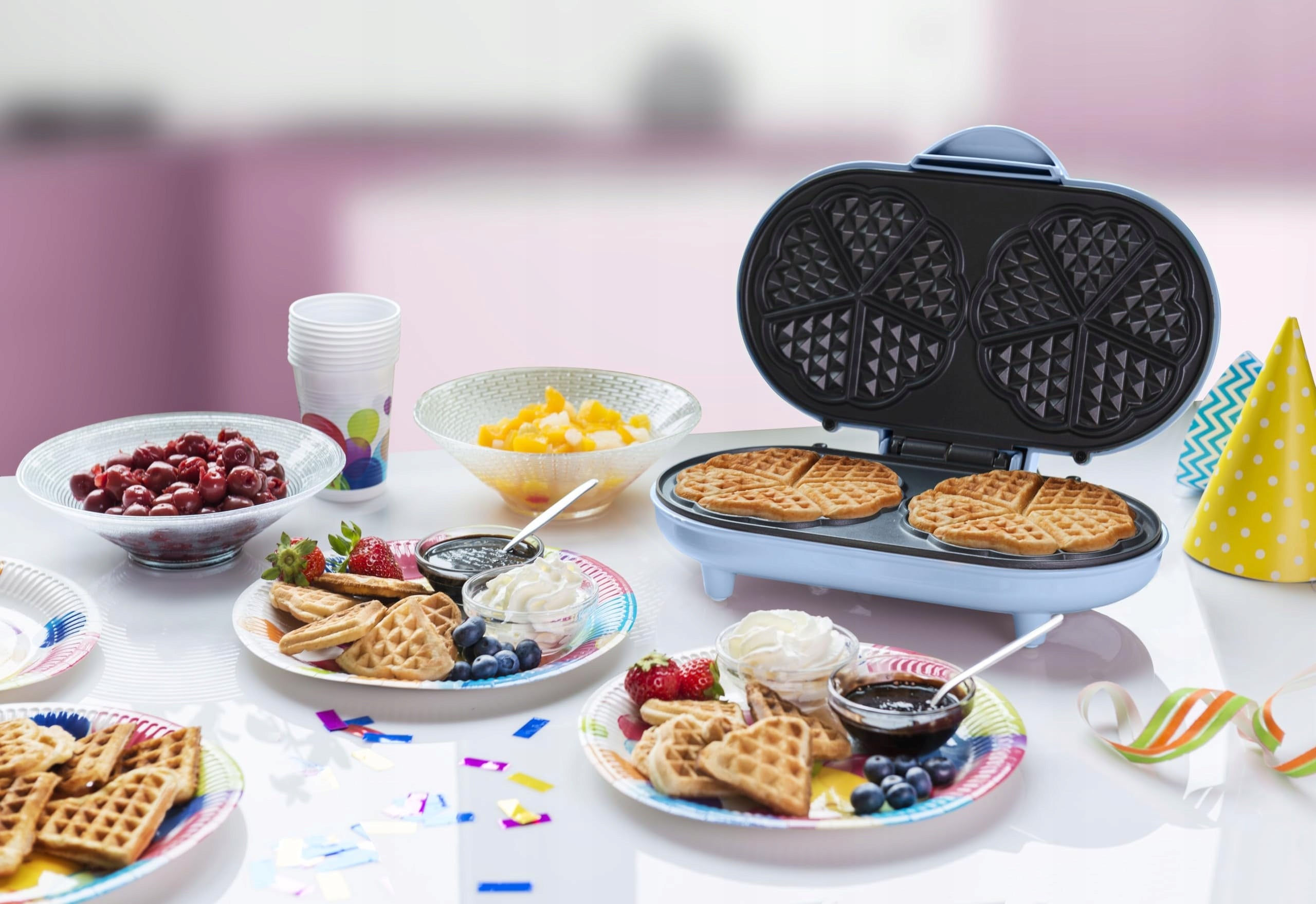 Bestron Double heart waffle iron 1000W blue Model ADWM1000P