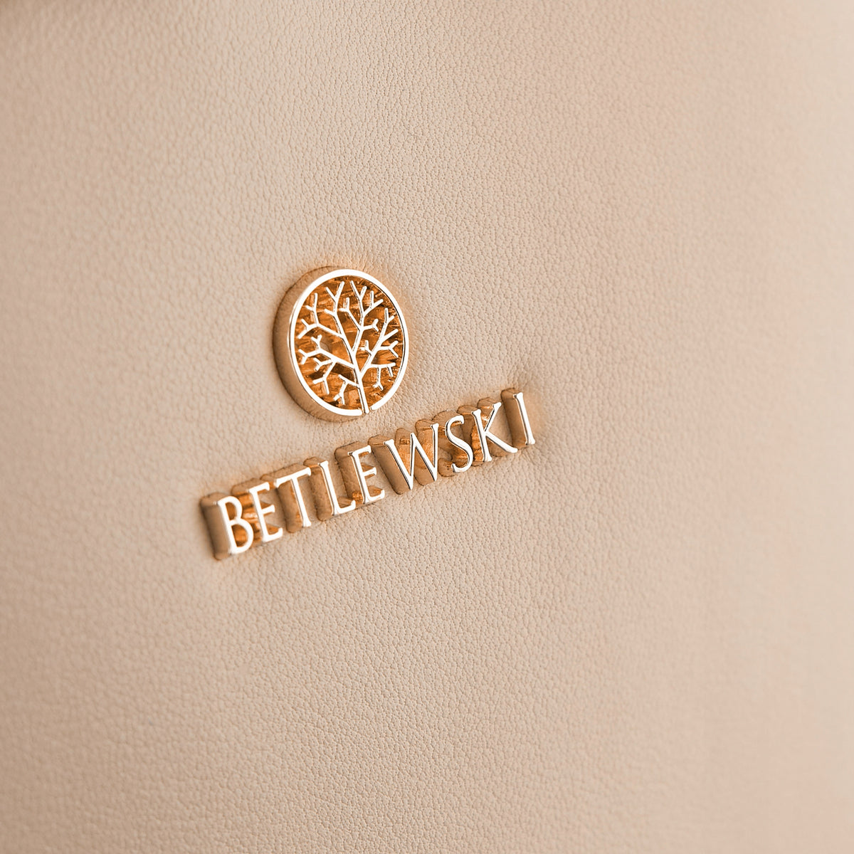 Betlewski beige Women's backpack with ear braces with zipper gold accessories Manufacturer code BPJ-01 BEZ