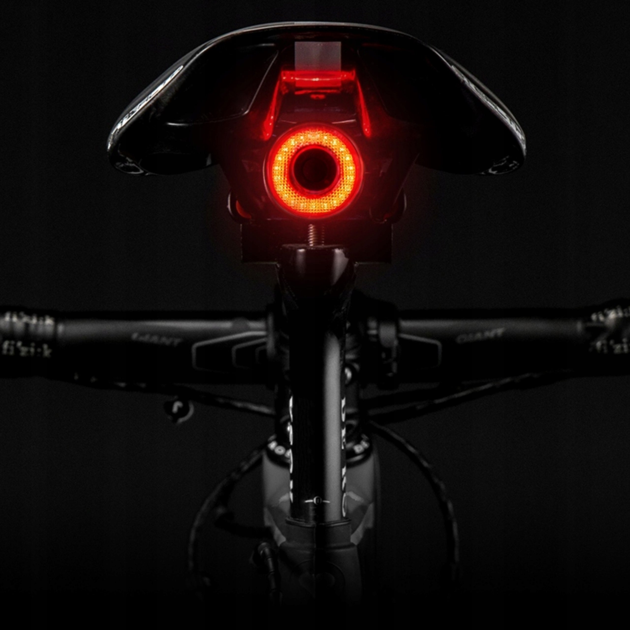 Bicycle Light Rear Red USB Smart STOP Smart For Rechargeable Battery Model Smart eye Q5 Lampa na Tył Rowera Uniwersalna