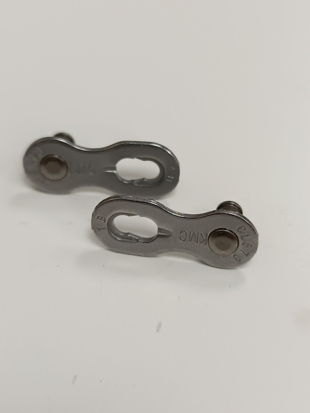 Bicycle chain KMC E8S 1/2"x3/32" 116 links + Clip CL573 8s E-BIKE Brand KMC