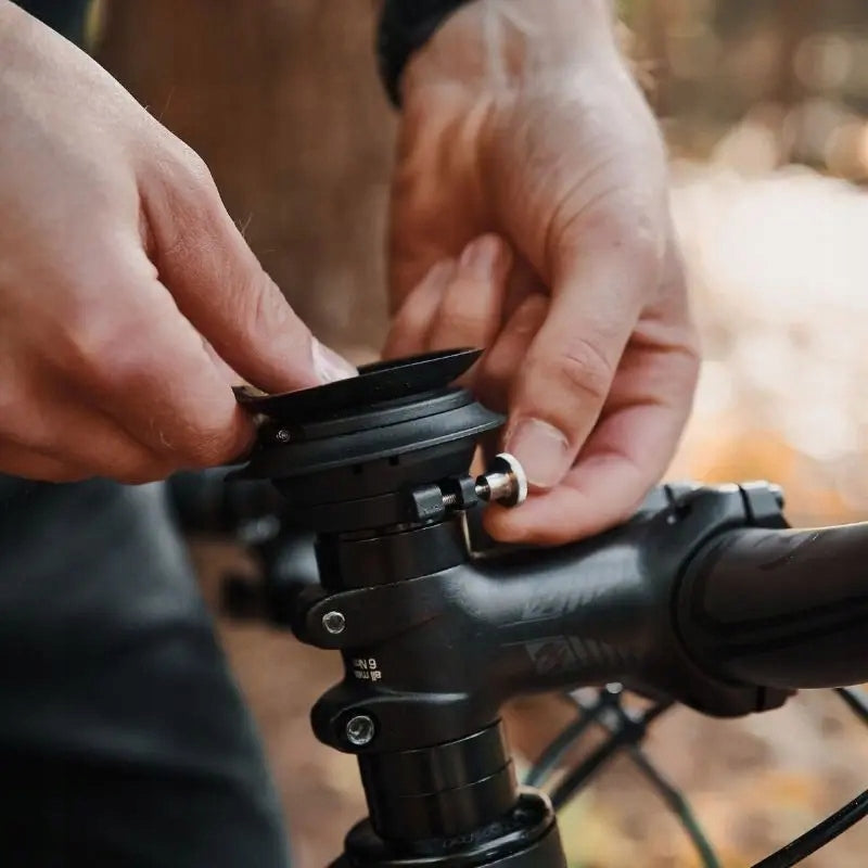 Bicycle holder for phone Fidlock vacuum attached to the steering tube EAN (GTIN) 4251207401923