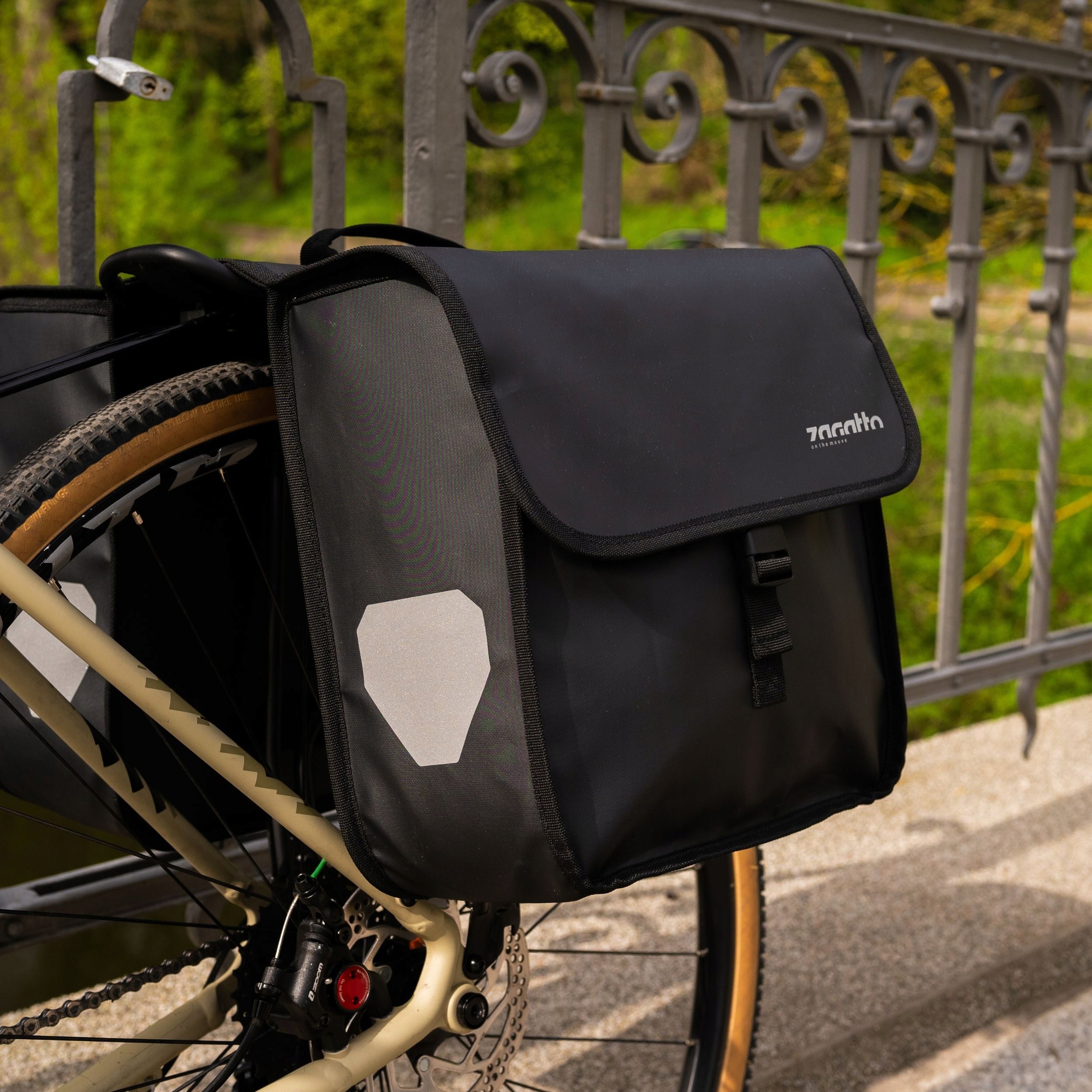 Bicycle pouch for trunk double roomy rear waterproof ZAGATTO Color black