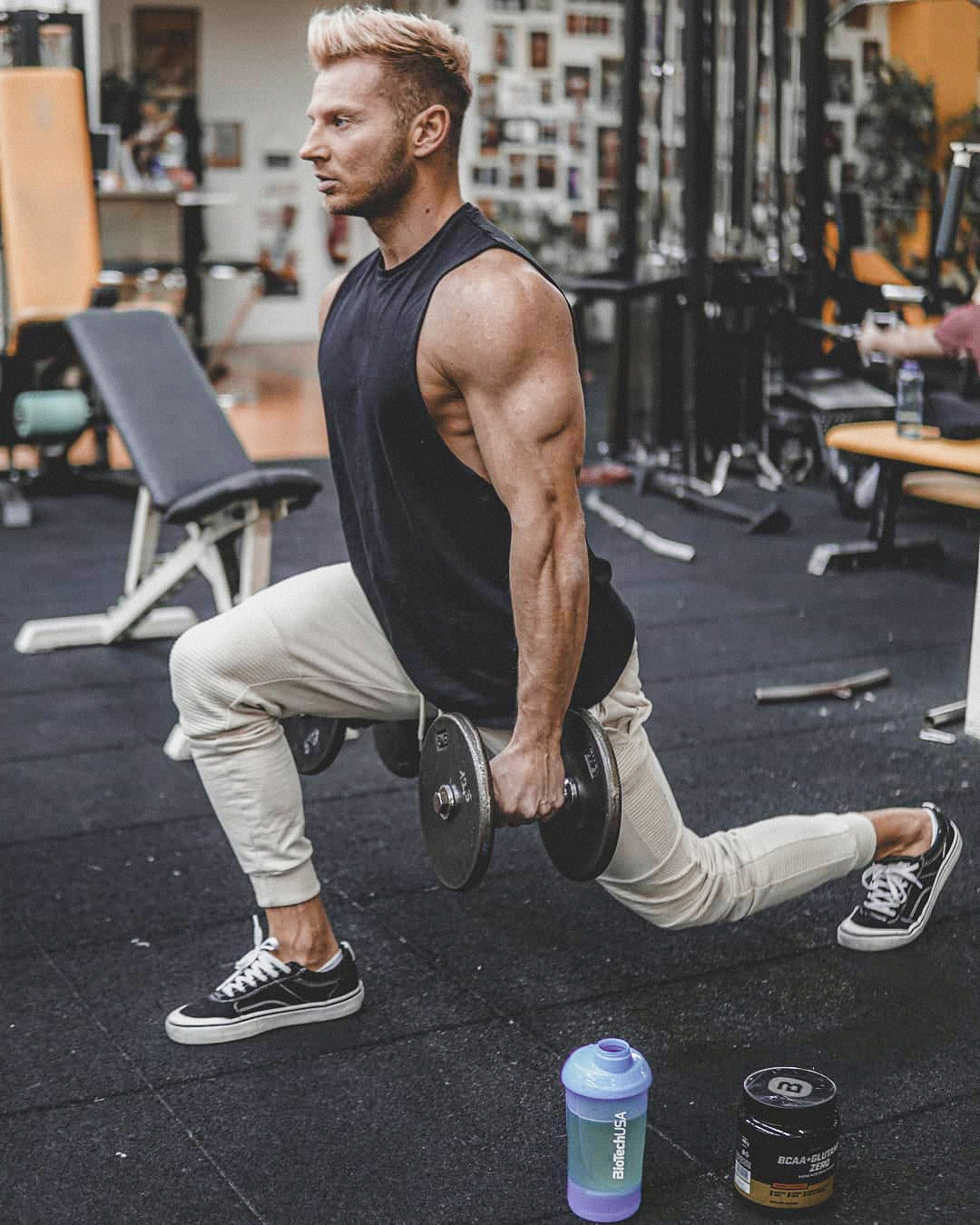 BioTech BCAA + Glutamine Zero 480g Amino Acids Glutamine Peach Ice Tea Expiration date at least 1 year from the date of purchase
