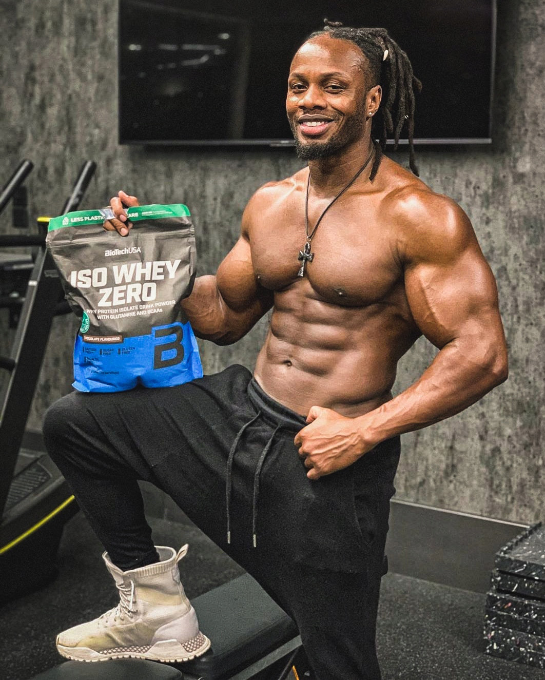 BioTech Iso Whey Zero 908 g Isolate Protein Reduced Lactose WPI Cheesecake cy Expiration date at least 1 year from the date of purchase