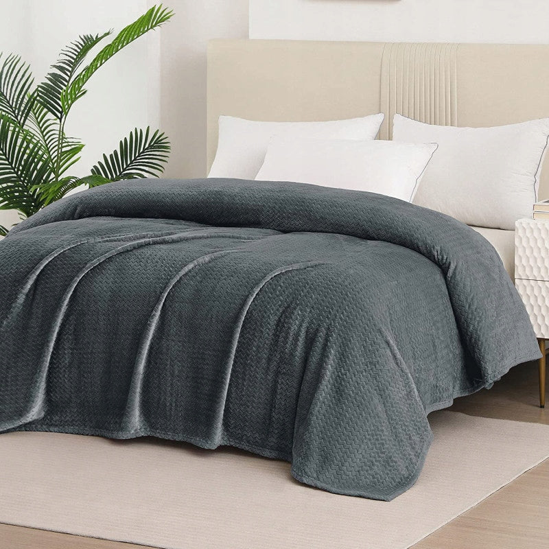 Blanket Microfiber Zigzag Graphite Soft Warm Modern Design 160x200 Manufacturer code LUGO-25
