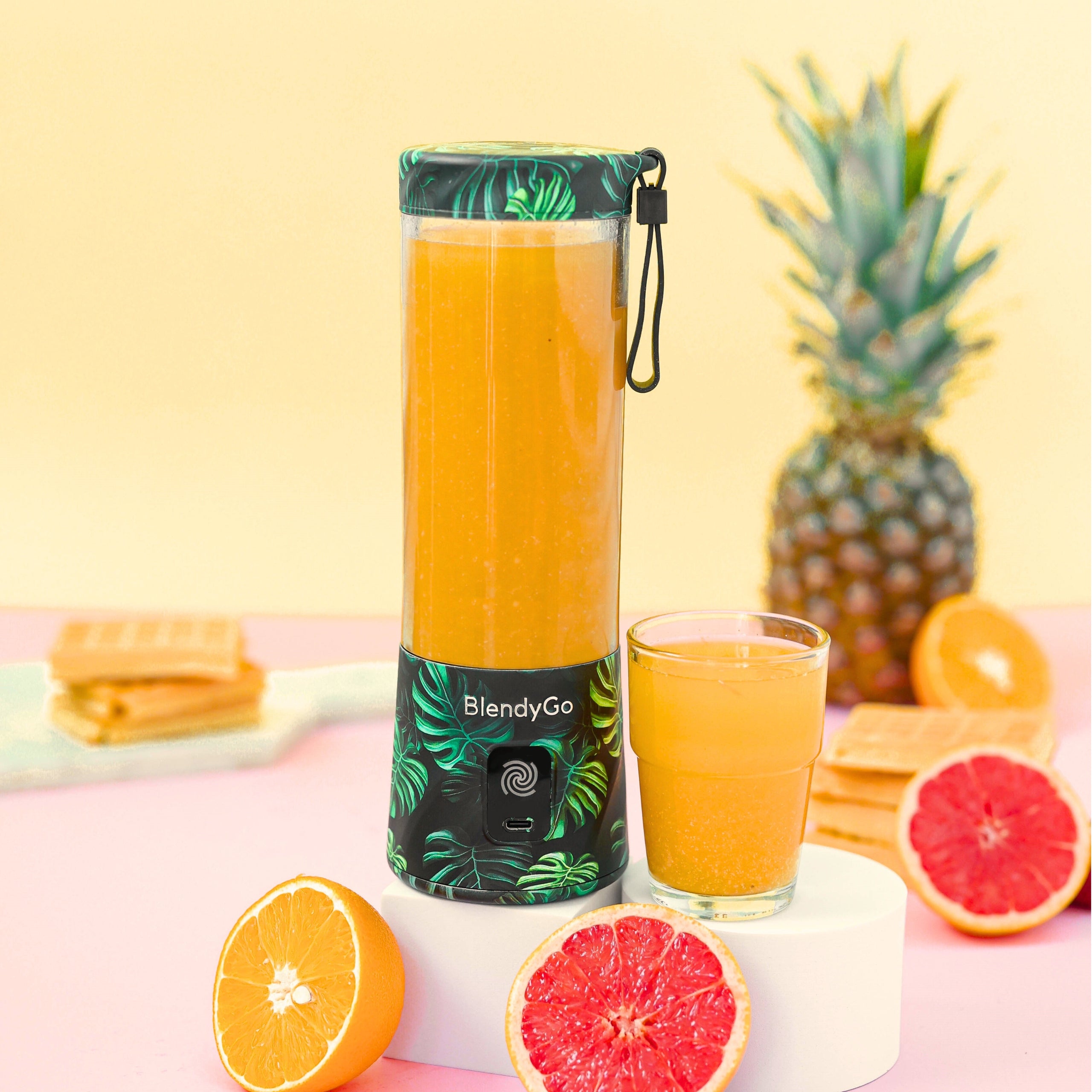 BlendyGo 3 Wireless Blender for Smoothie Ice and Frozen Fruit Manufacturer code BlendyGo 3 przenośny mikser prezent