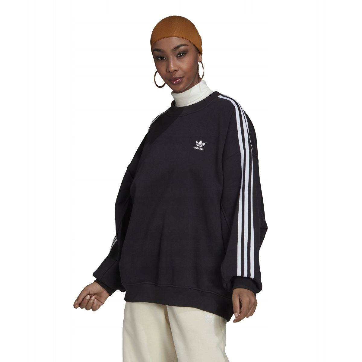 Džemperis moterims Adidas OS Sweatshirt W H33539, juodas