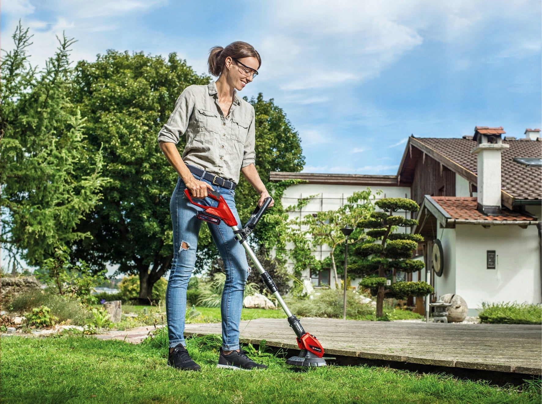 Brush Cutter Cordless Brush Cutter with Rechargeable Battery and 18v Knife Charger Packaging status original