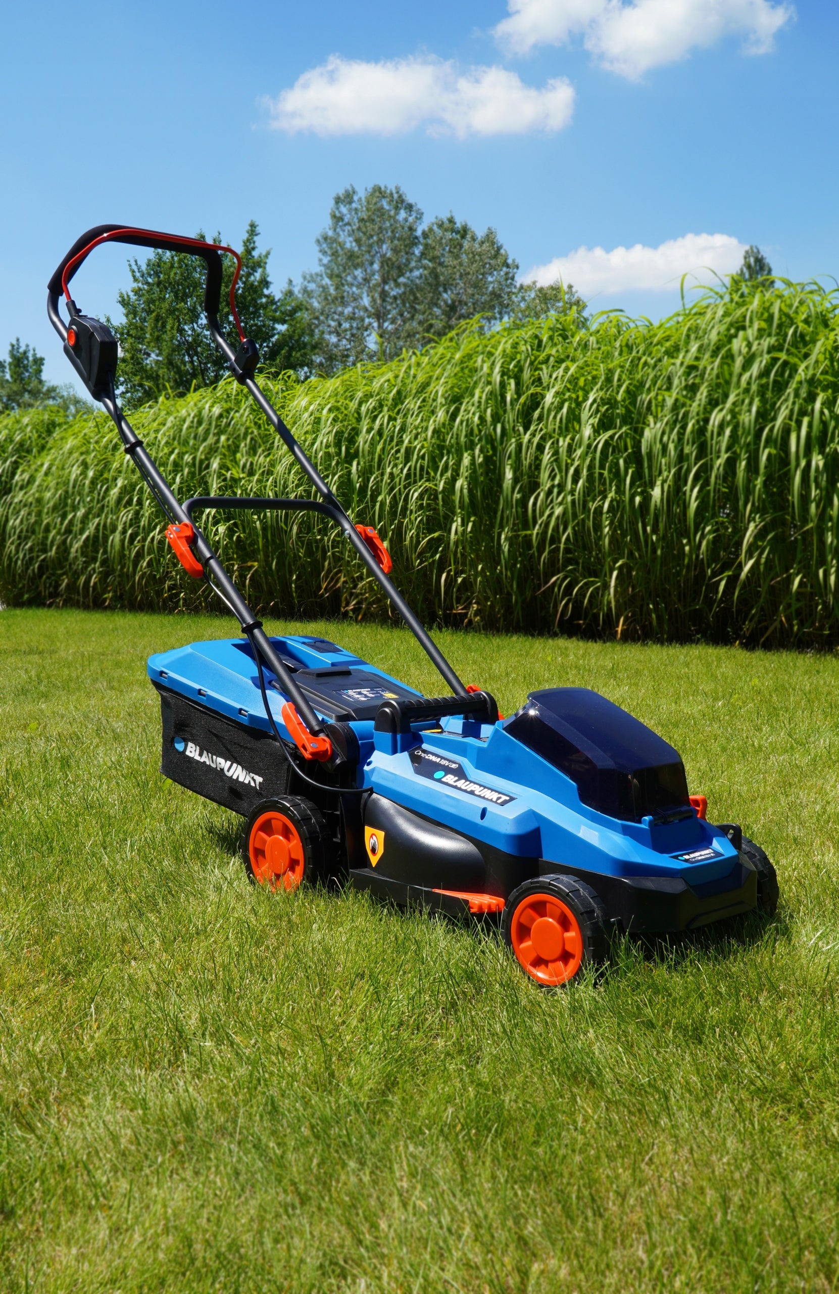 Brushless 33cm Cordless Lawn Mower Basket Blaupunkt CL3010 Brand Blaupunkt