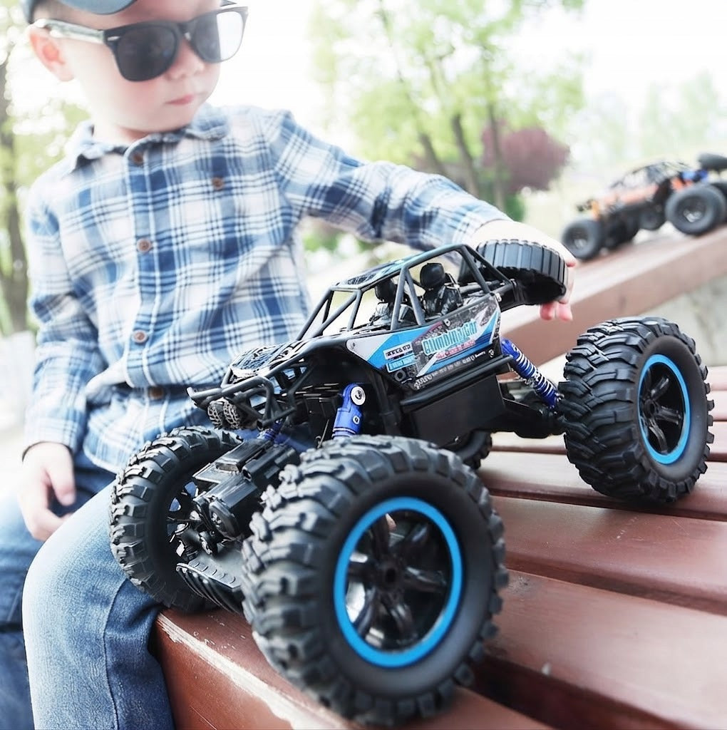 CAR REMOTE CONTROLLED 4X4 MONSTER TRUCK AUTO OFF-ROAD RC 2aku GIFT Packaging status original