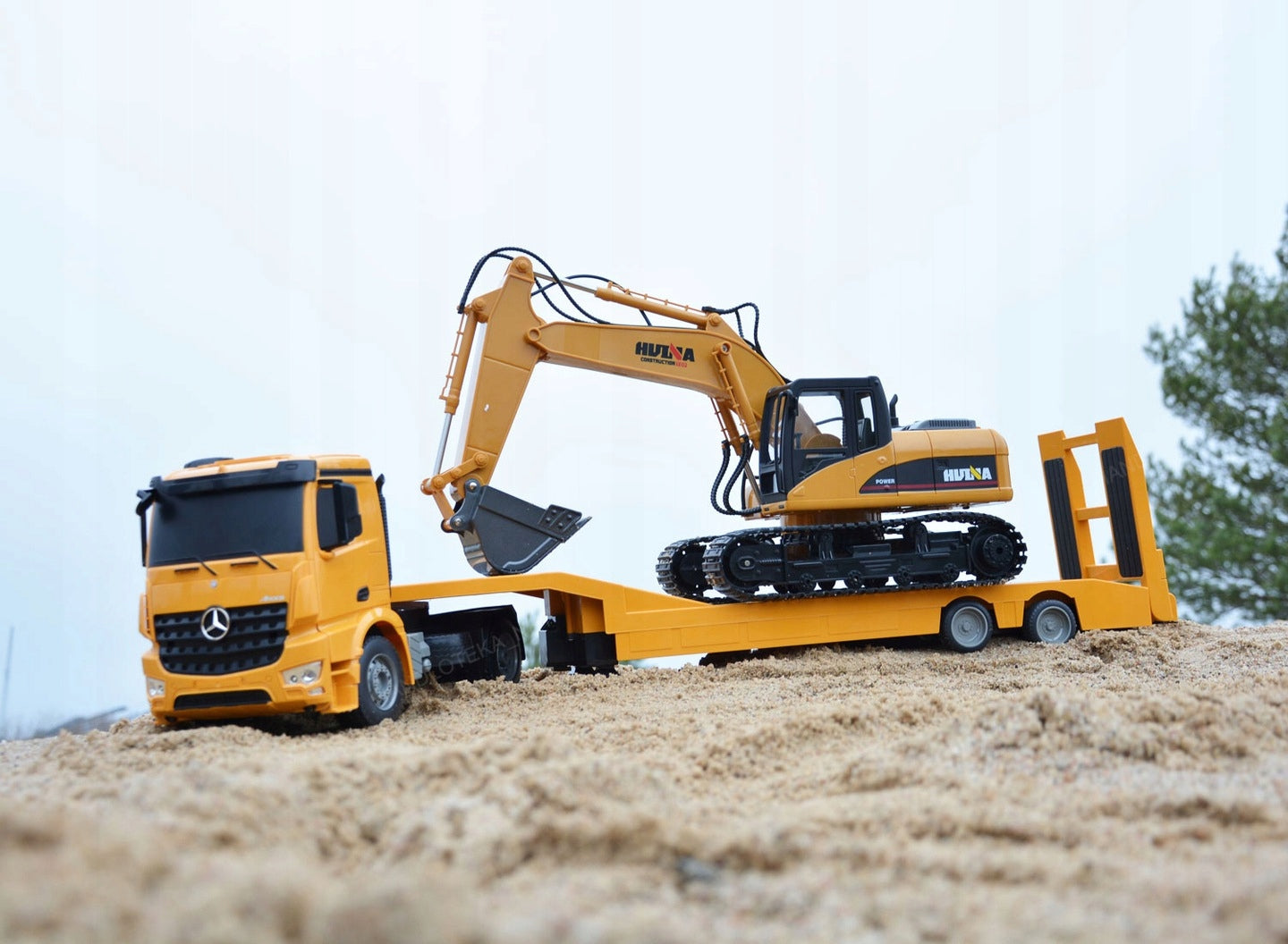 CAR REMOTE CONTROLLED CAR RC TRUCK TOW TRUCK MERCEDES 103 CM REMOTE CONTROL Color yellow