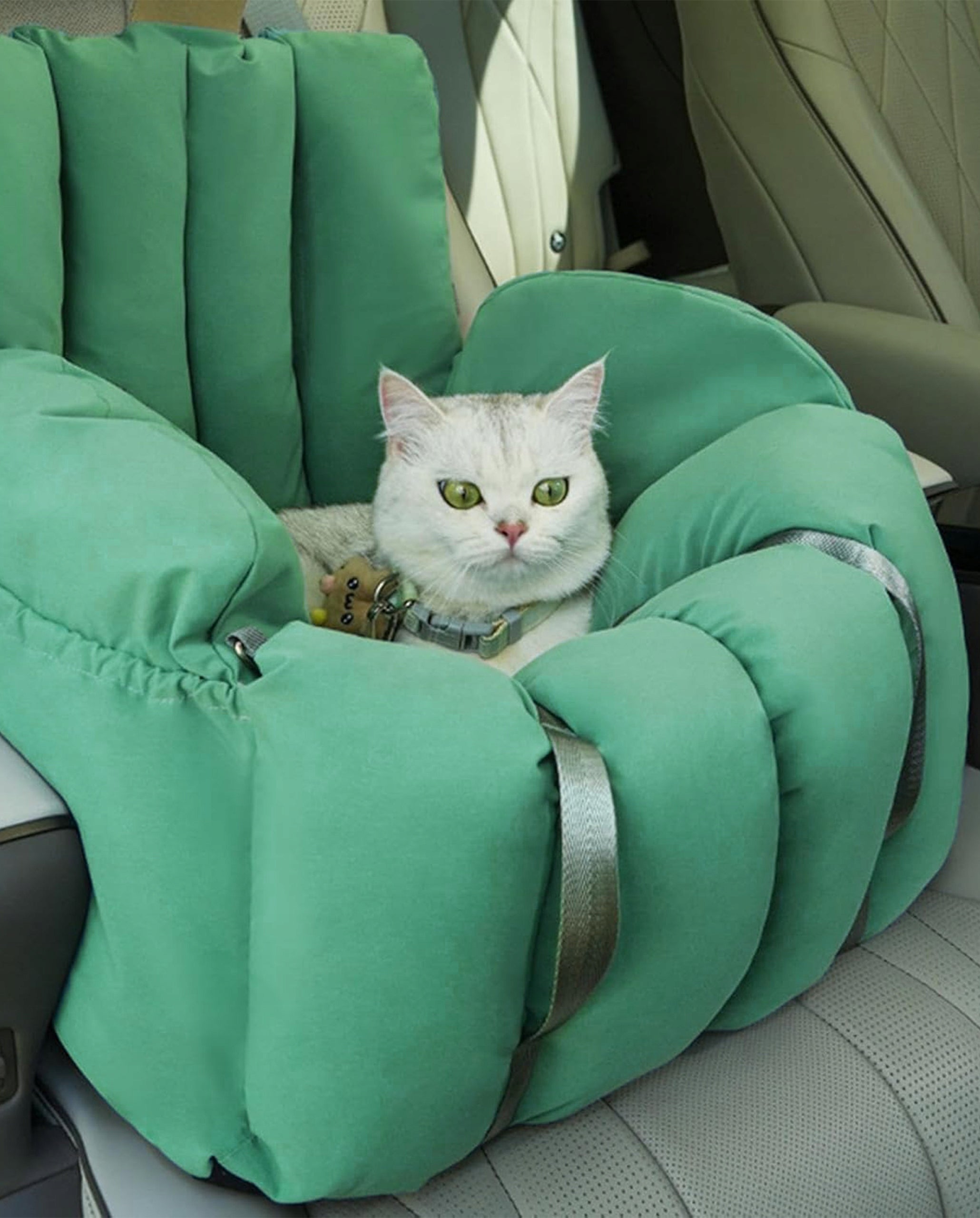 CAT TRANSPORTER Car Seat Dog Bed with Clasp Fazoo Trade name Mata Transporter Legowisko Fotelik dla Małego Psa Kota do Samochodu Auta na Fotel Kanapę z Pasem