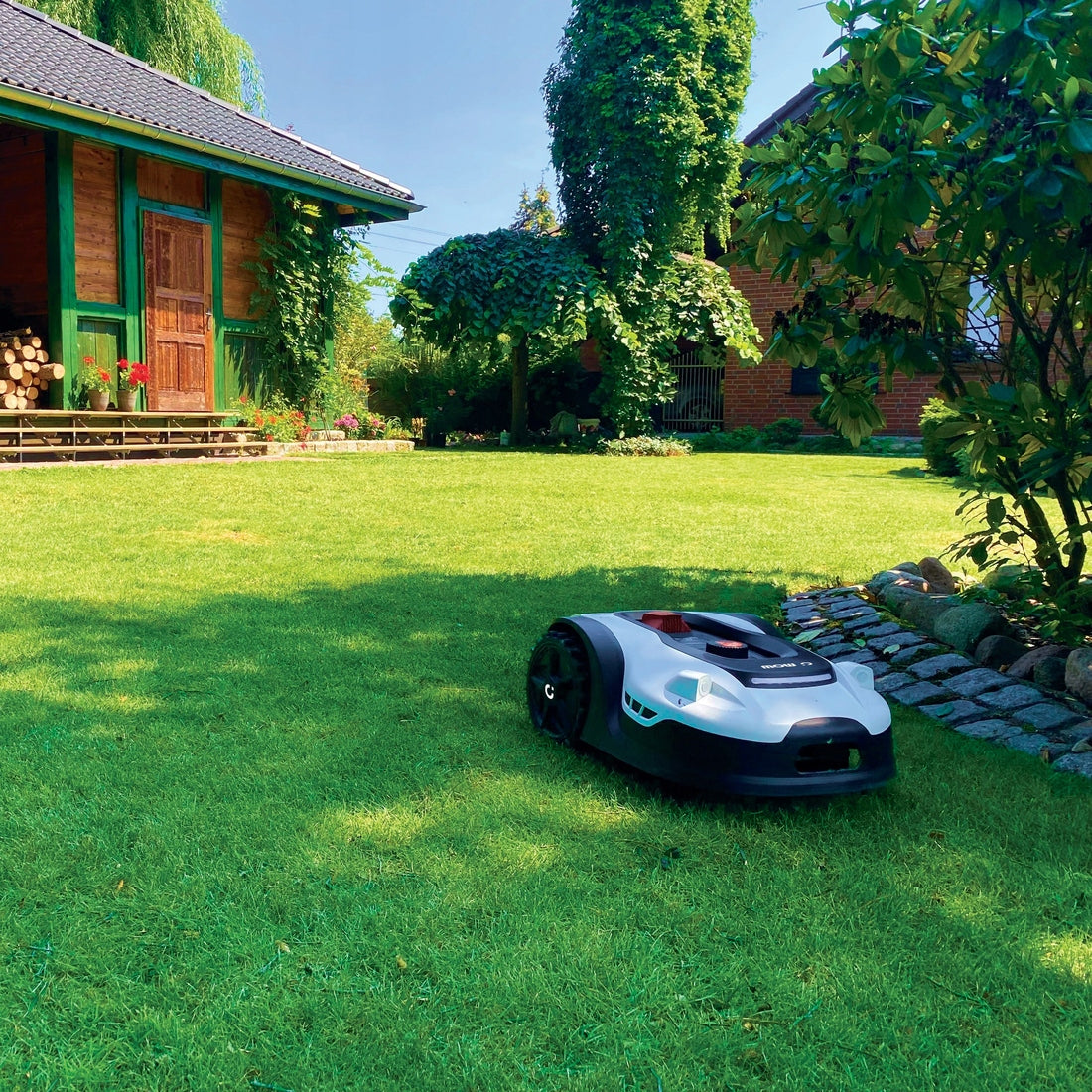 CEDRUS L16 ROBOT MOWER AUTOMATIC LAWN MOWER C-MOW 1600m2 WiFi Manufacturer code C-MOW-L16