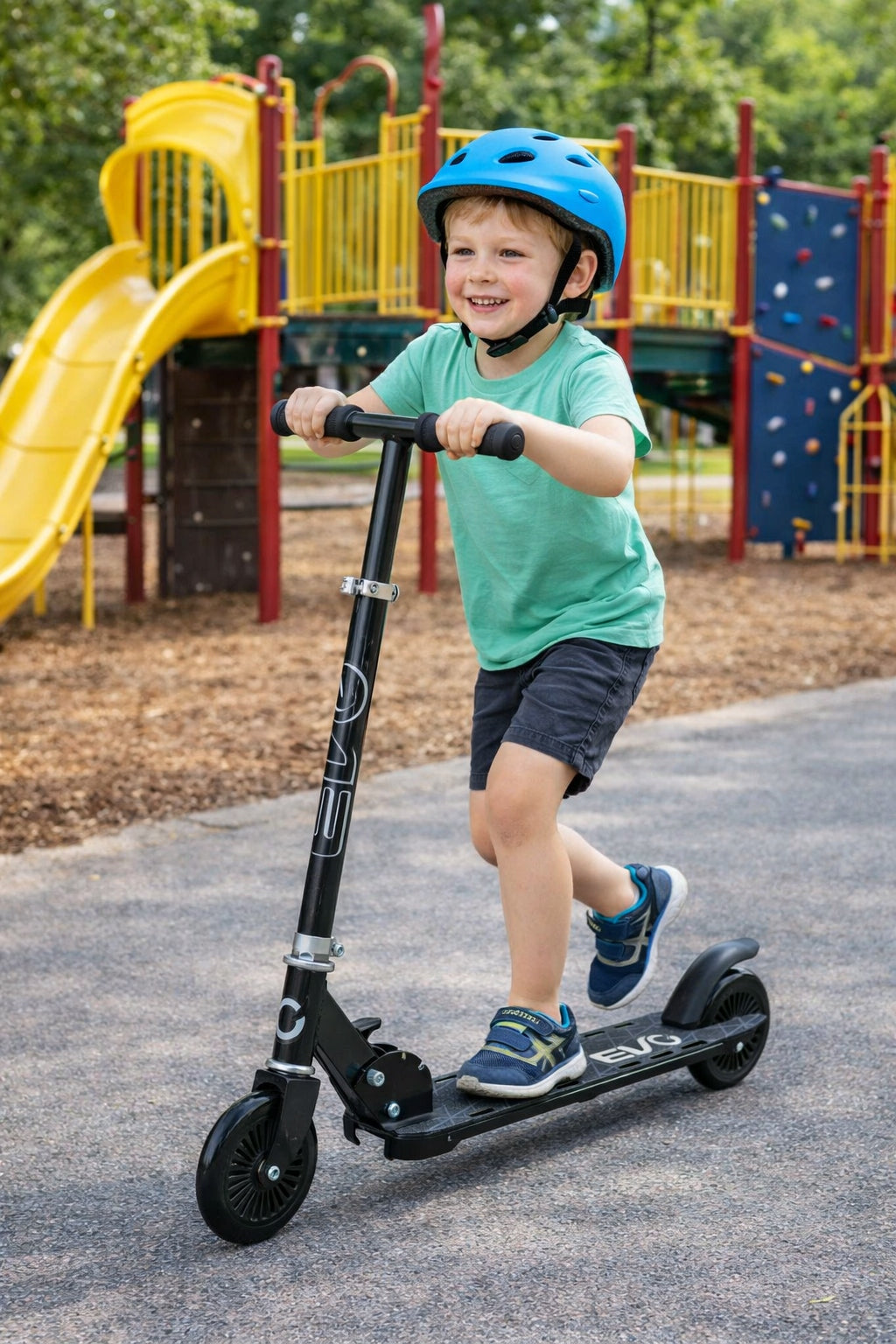 CHILDREN'S FOLDING SCOOTER LED GLOWING PLATFORM BLACK AND WHITE EVO 5+ Packaging status original