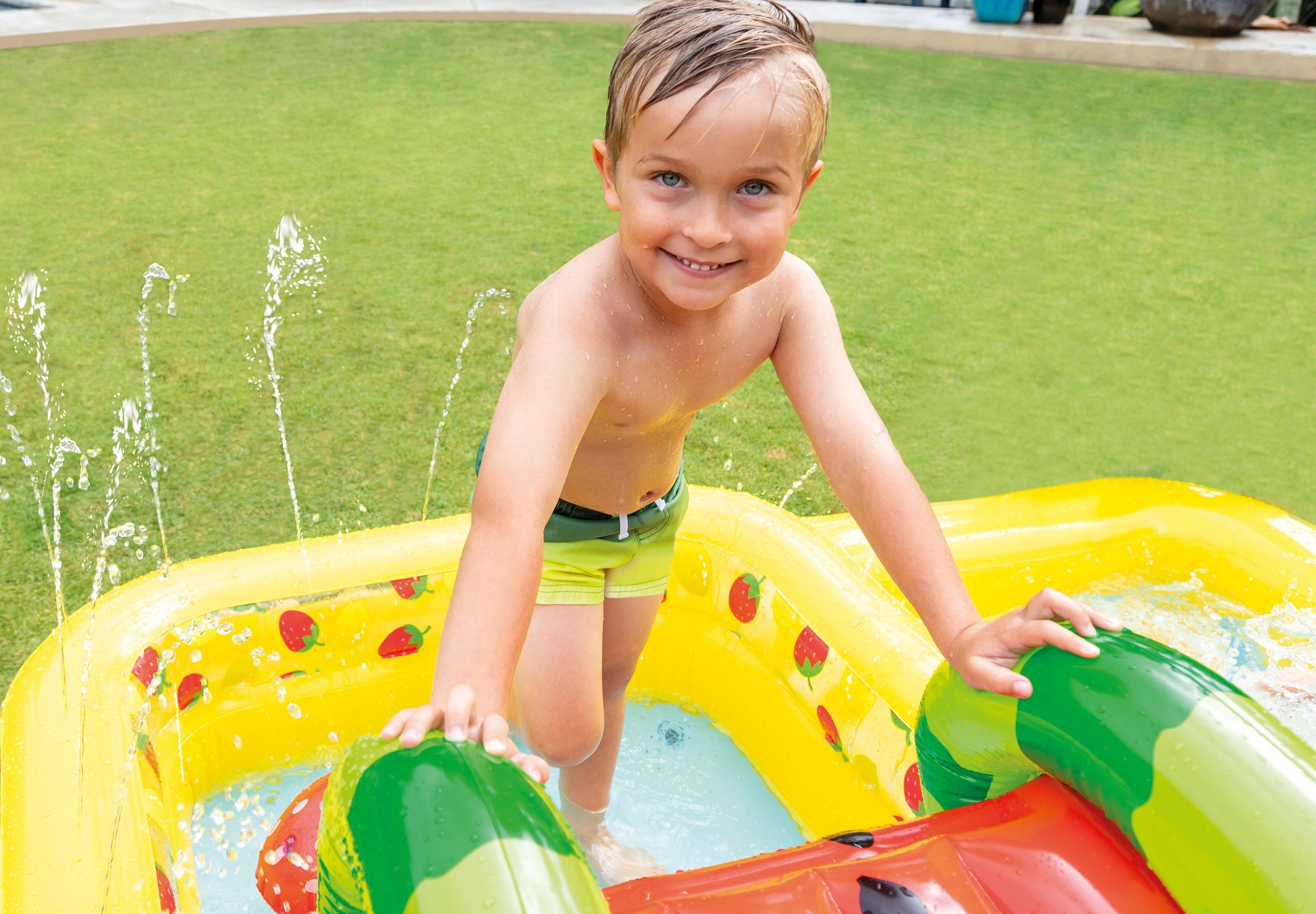 CHILDREN'S INFLATABLE POOL FRUIT WATER PLAYGROUND INTEX FOR GARDEN Kind inflatable