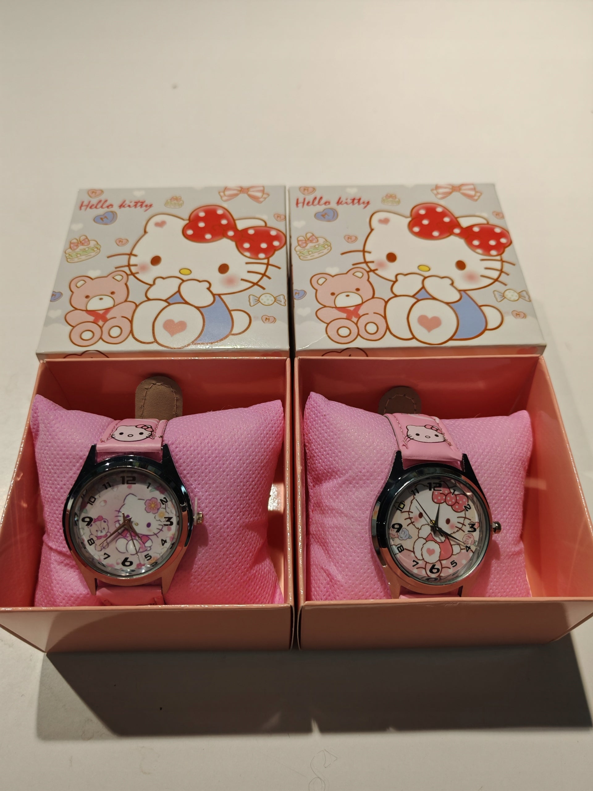 CHILDREN'S WATCH HELLO KITTY GIFT IN BOX Brand no brand